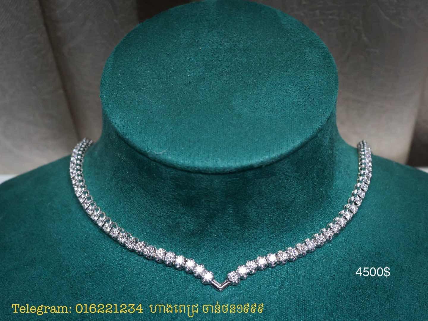 ស្វារ៉េស្រី