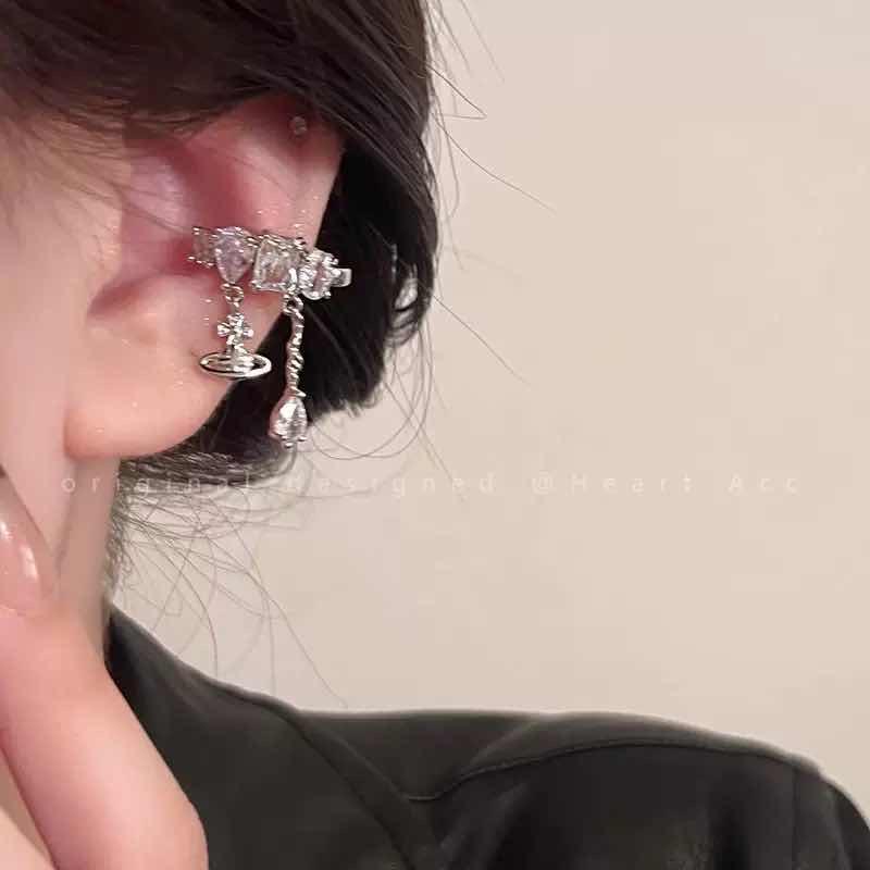 Ear cuff