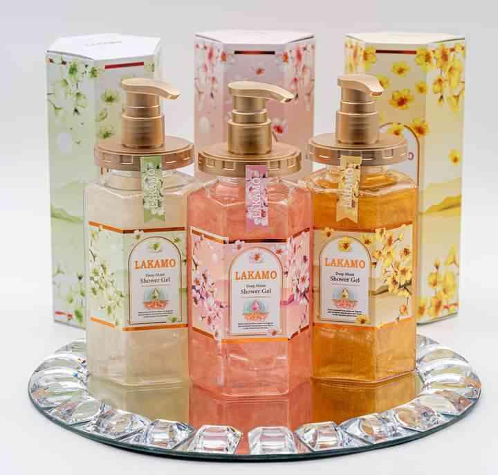 សាប៊ូដុសខ្លួនឡាកាម៉ូ