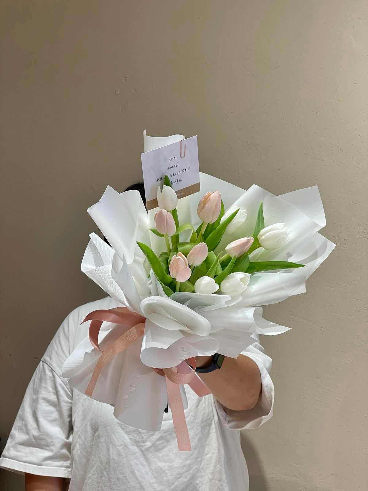 Tulip10ទង