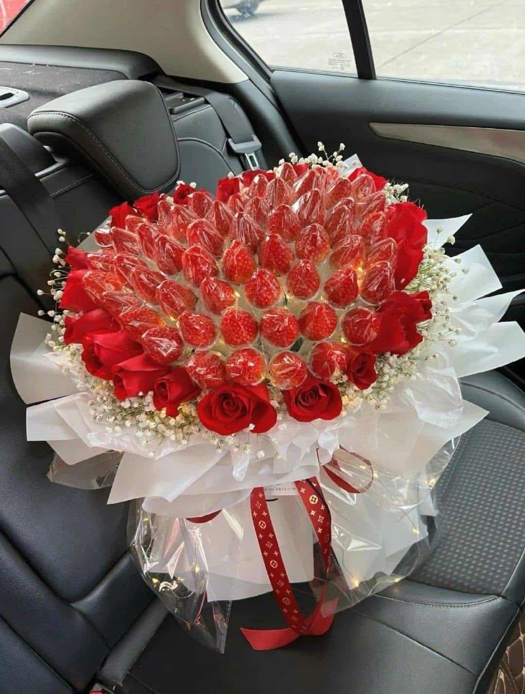 បាច់ផ្កាស្ត្របឺរី