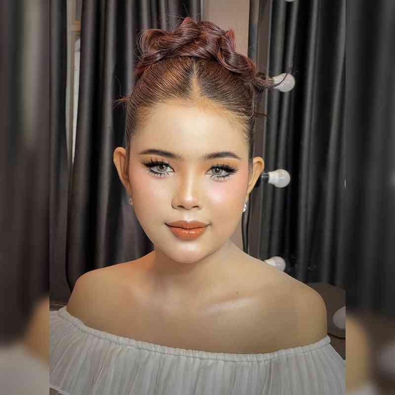ផាត់មុខធ្វើសក់ (មេជាង)