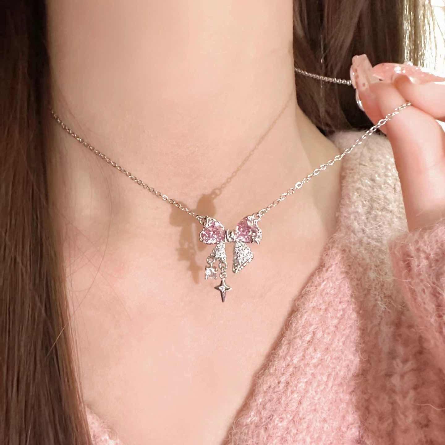 Bow Necklace