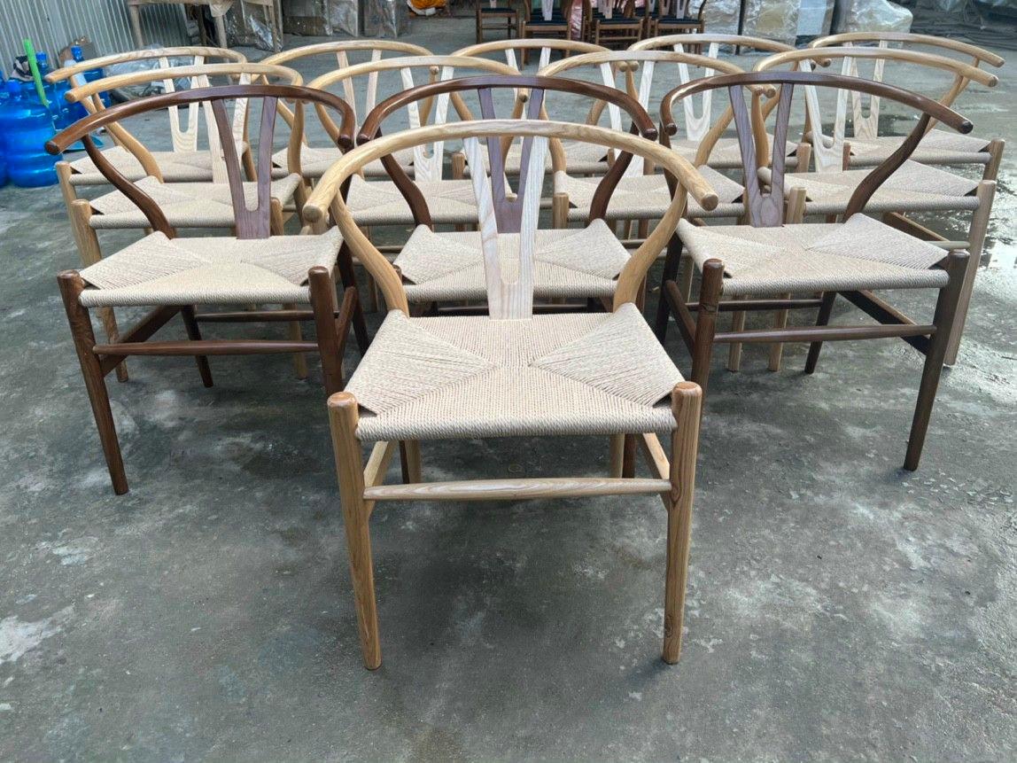 កៅអីឈើលាយខ្សែចាក់