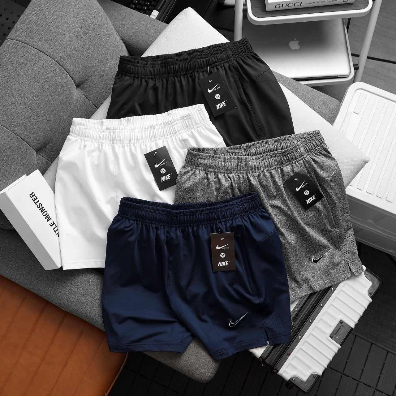 ខោខ្លីមួយជាន់​ Nike 