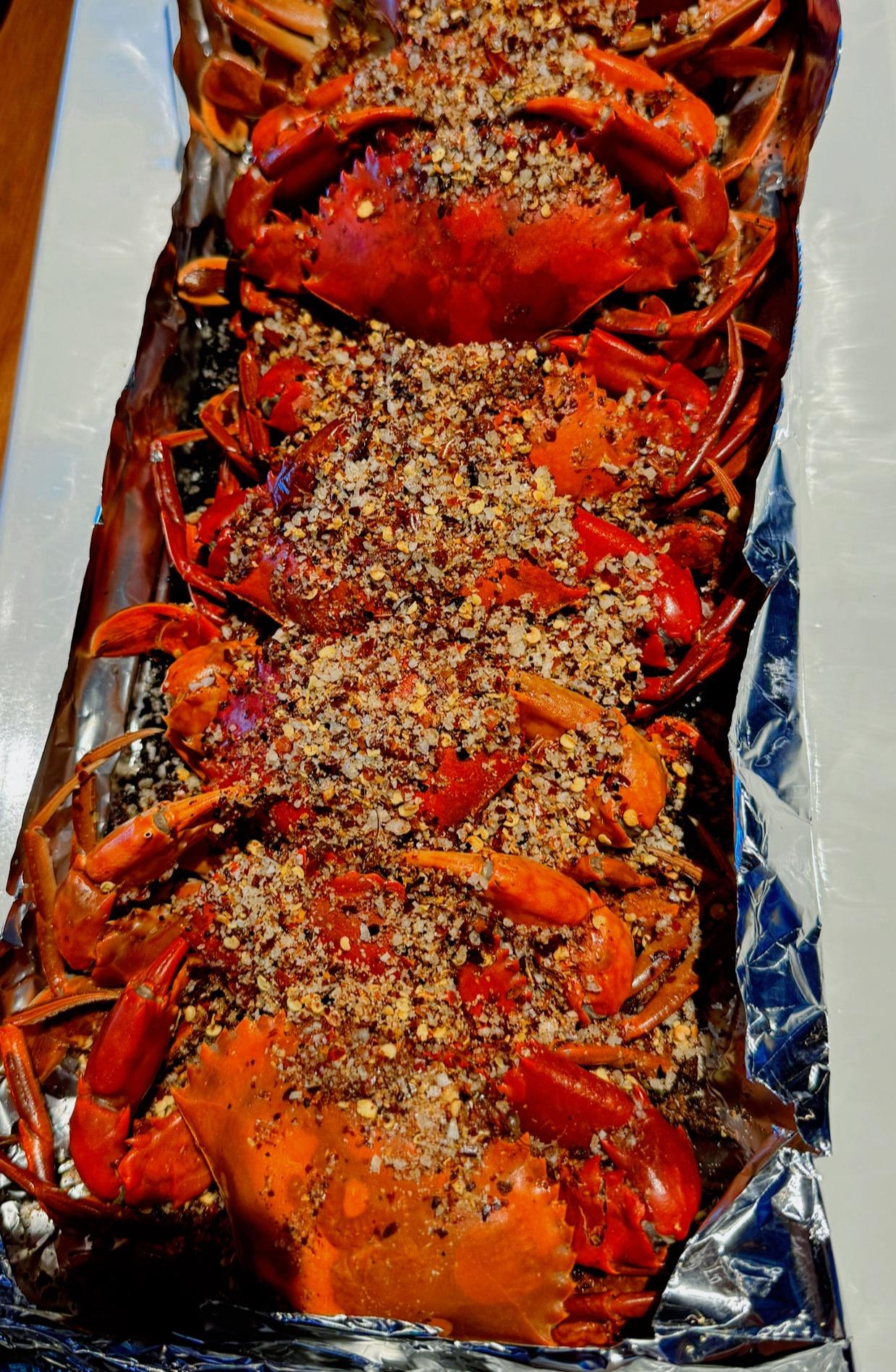 ក្តាមថ្ម​ ដុតអំបិលម្ទេស​ (Roasted Mud-Crab with Chilly Salt)