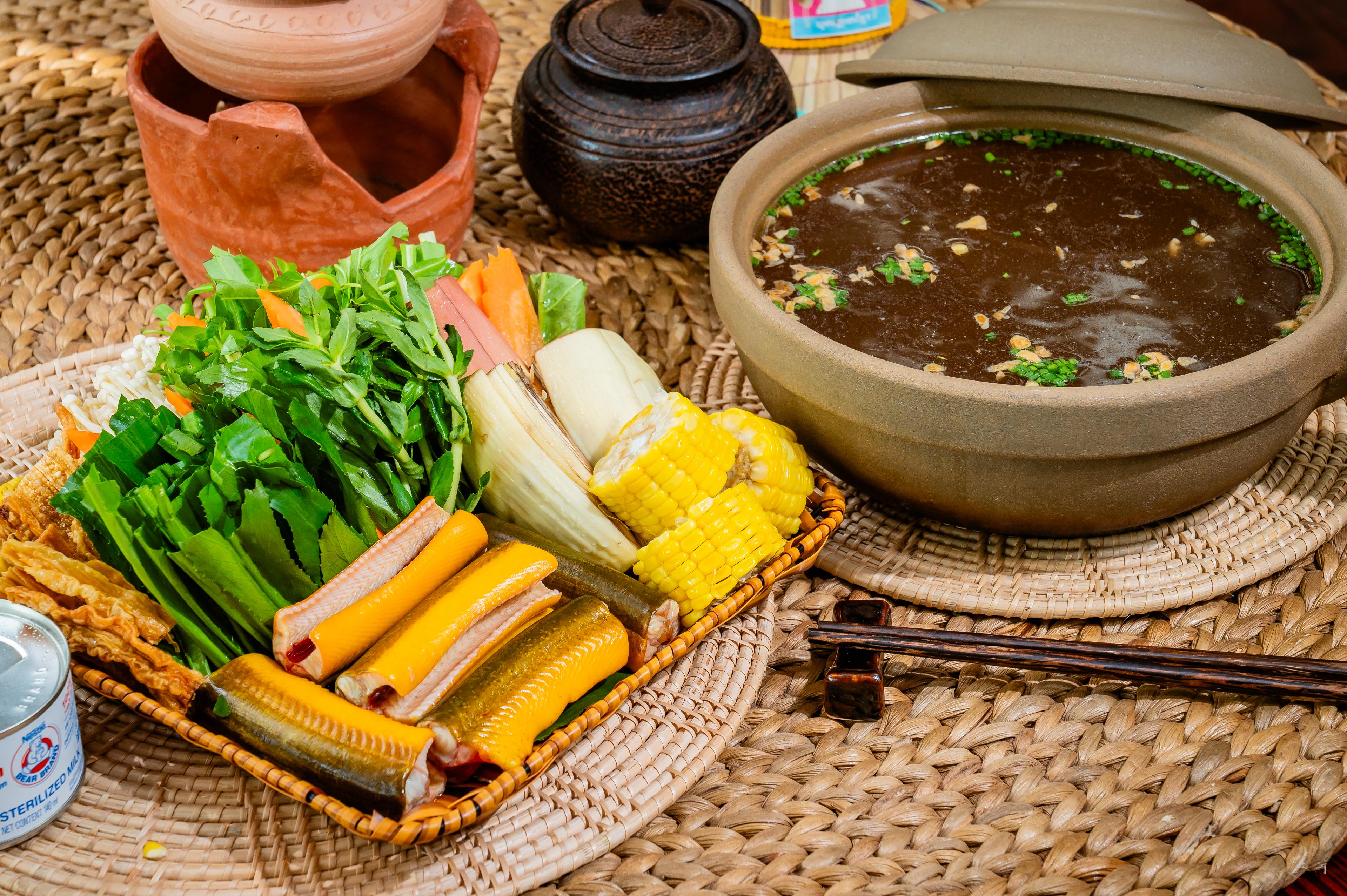 ស៊ុបអន្ទង់ Eel soup 鳗鱼汤