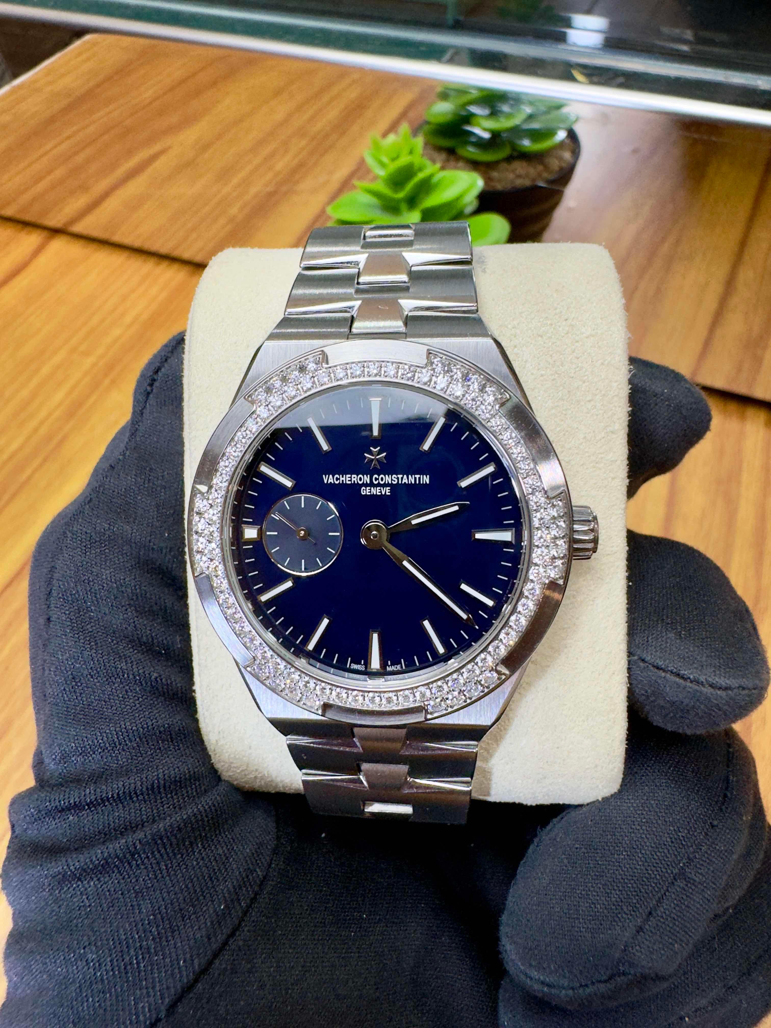 VACHERON CONSTANTIN Overseas Blue Dial Diamonds