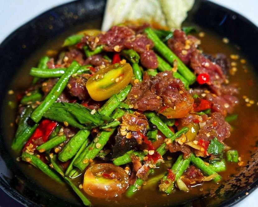 បុកសណ្តែកសាច់គោ