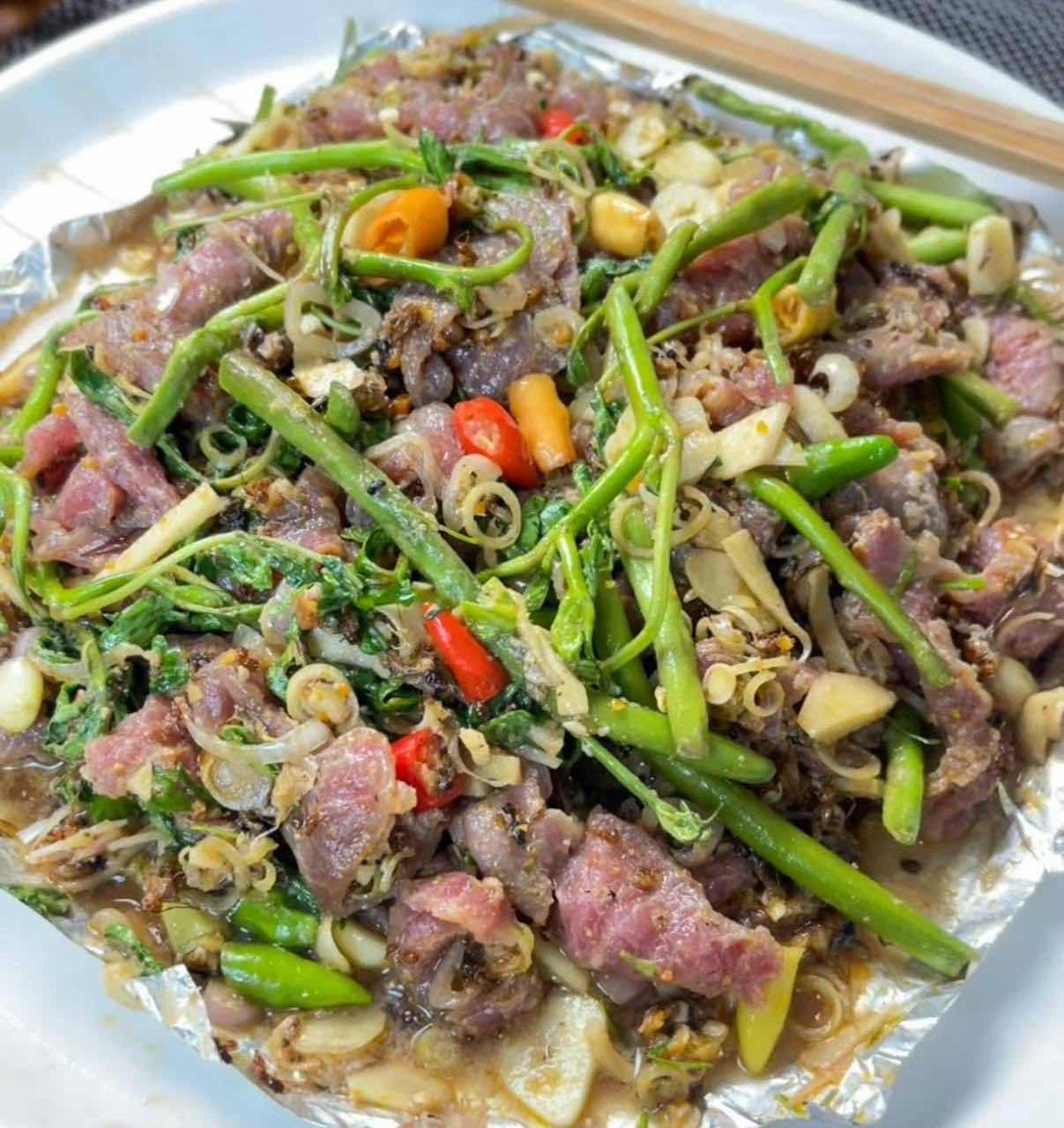 សាច់គោស្រួយឆាអង្ក្រងកញ្ឆែត 