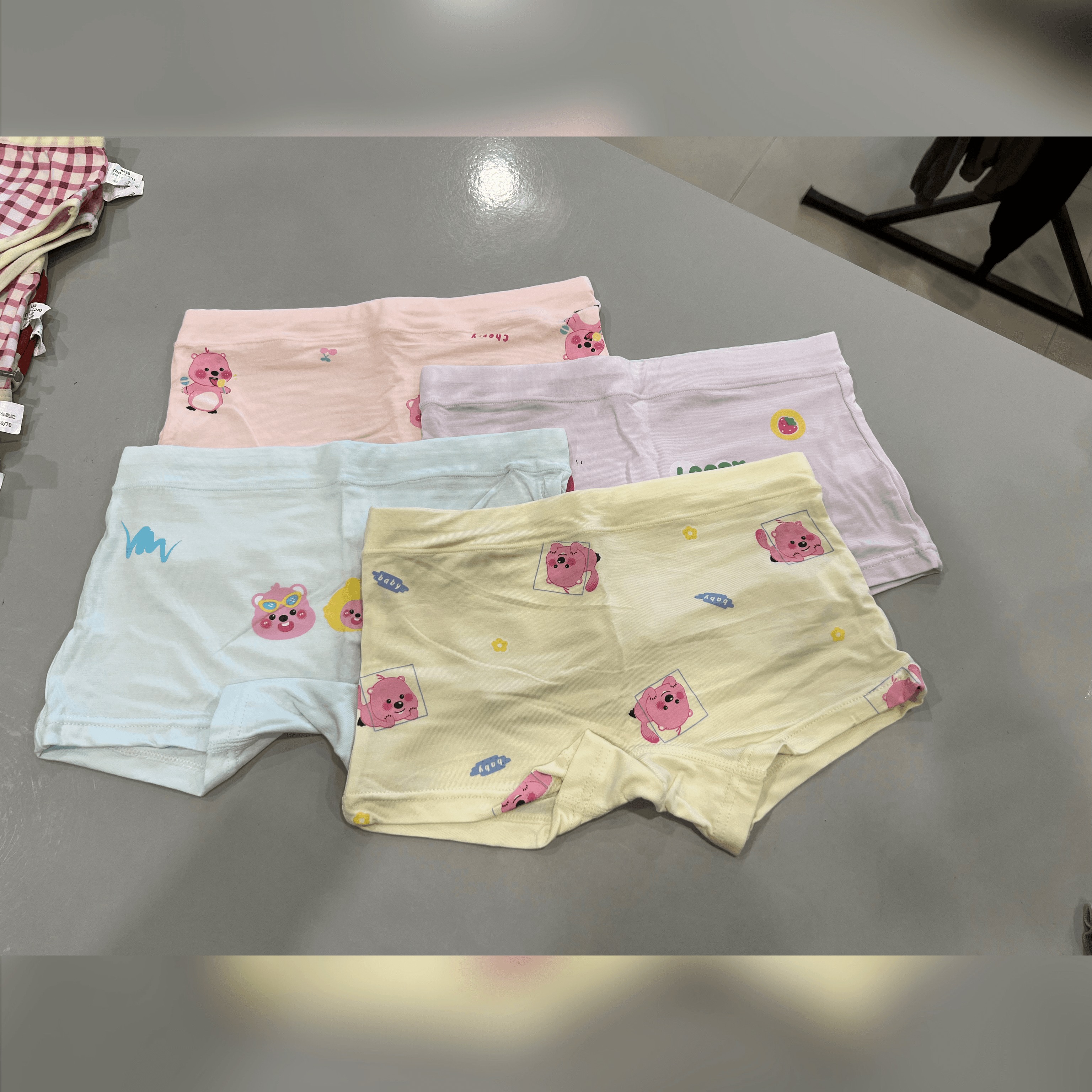 លីអូក្មេងស្រី (0316)