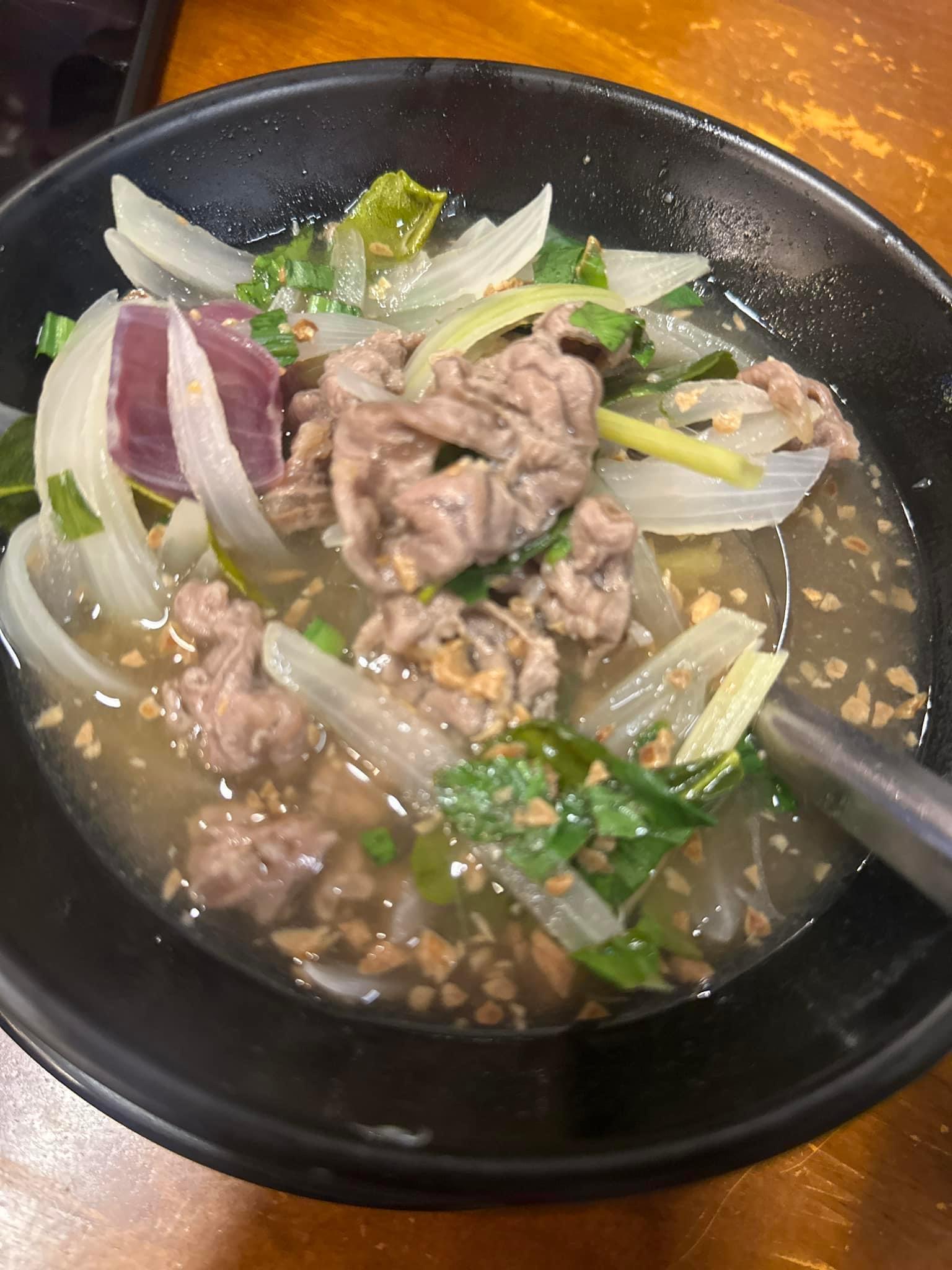 ស្ងោរជ្រក់សាច់គោ