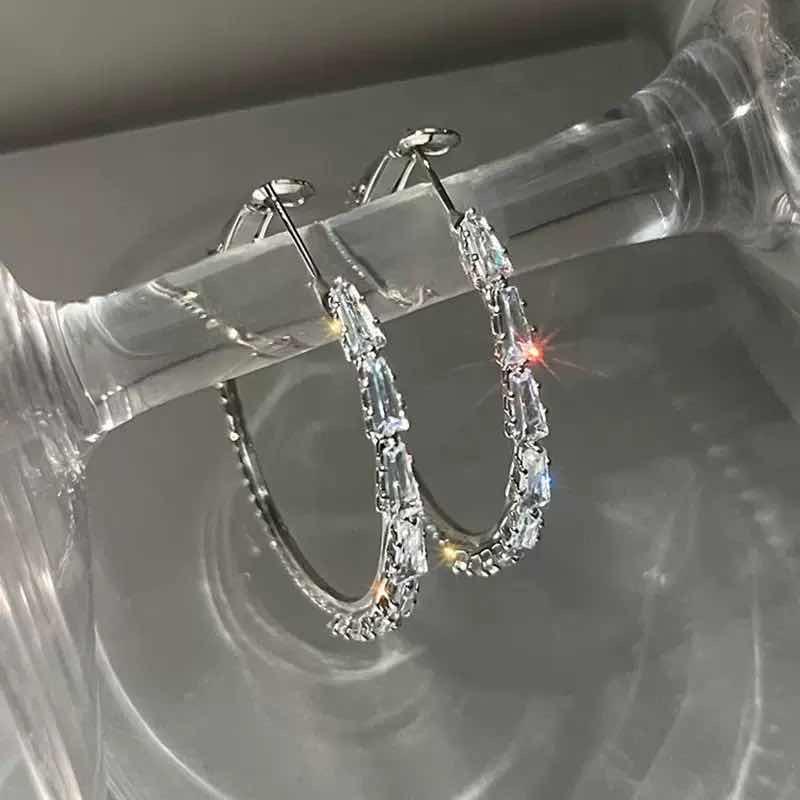 Diamond hoop