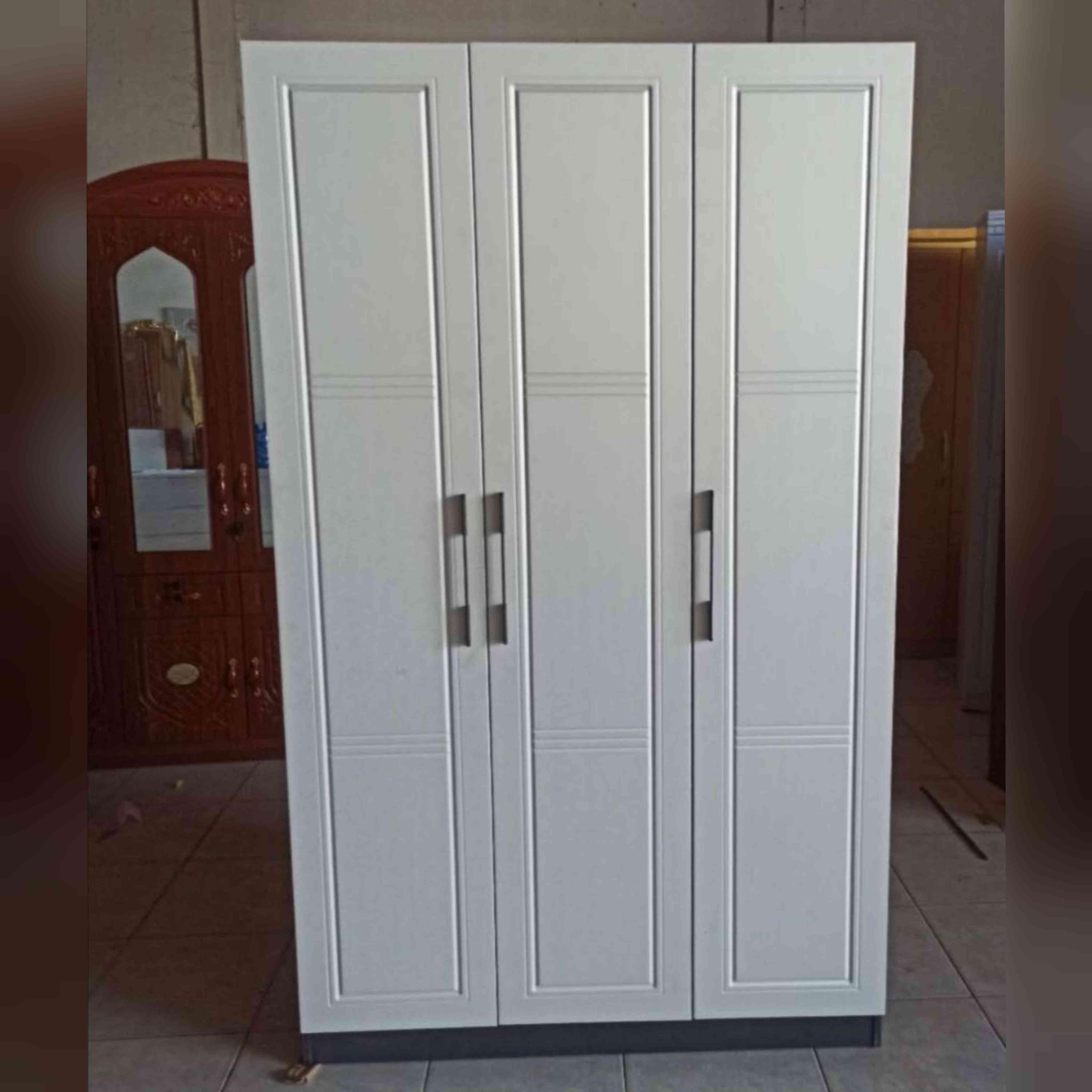 ទូសម្លៀកបំពាក់