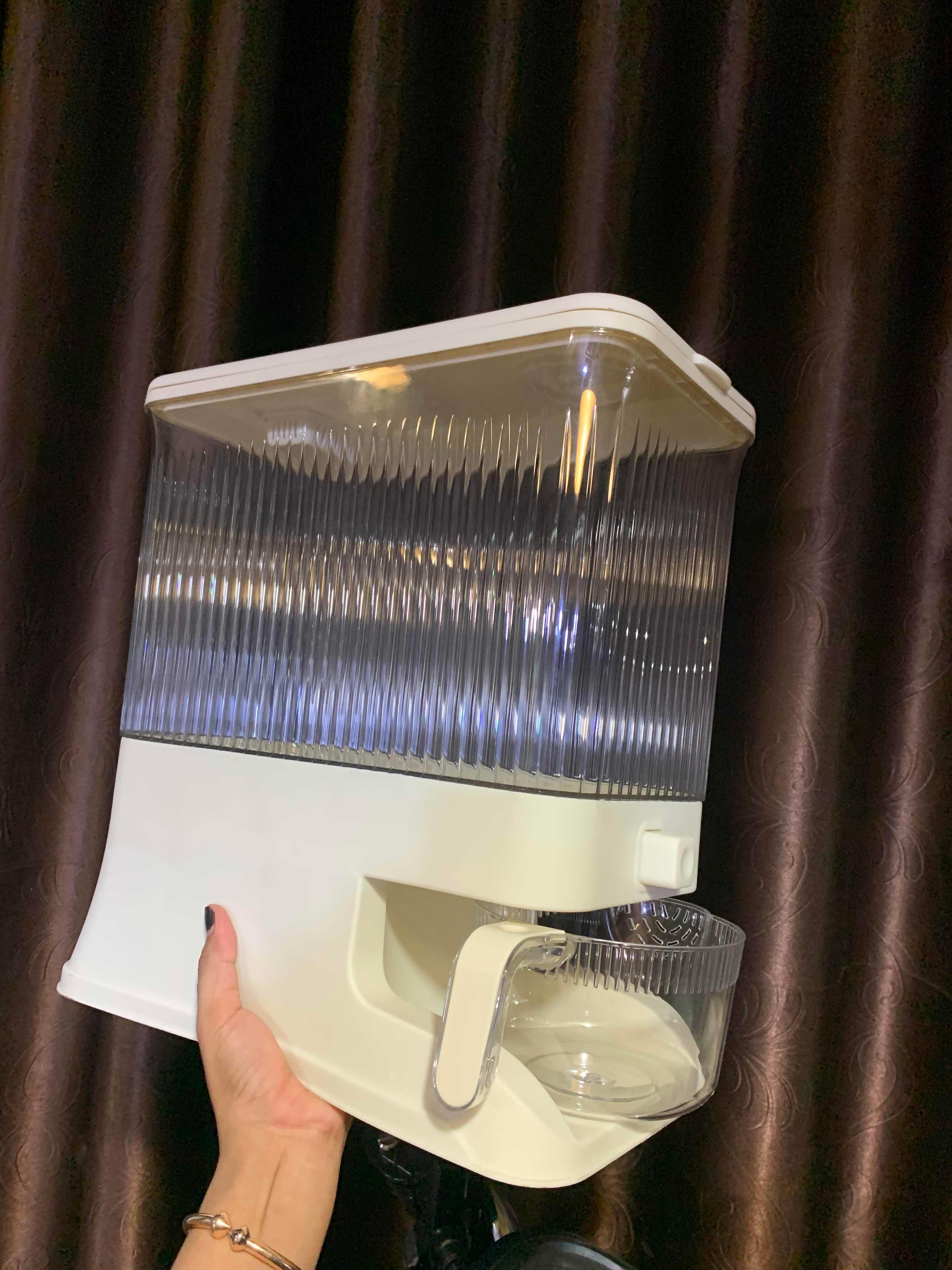 ធុង​អង្ករ​