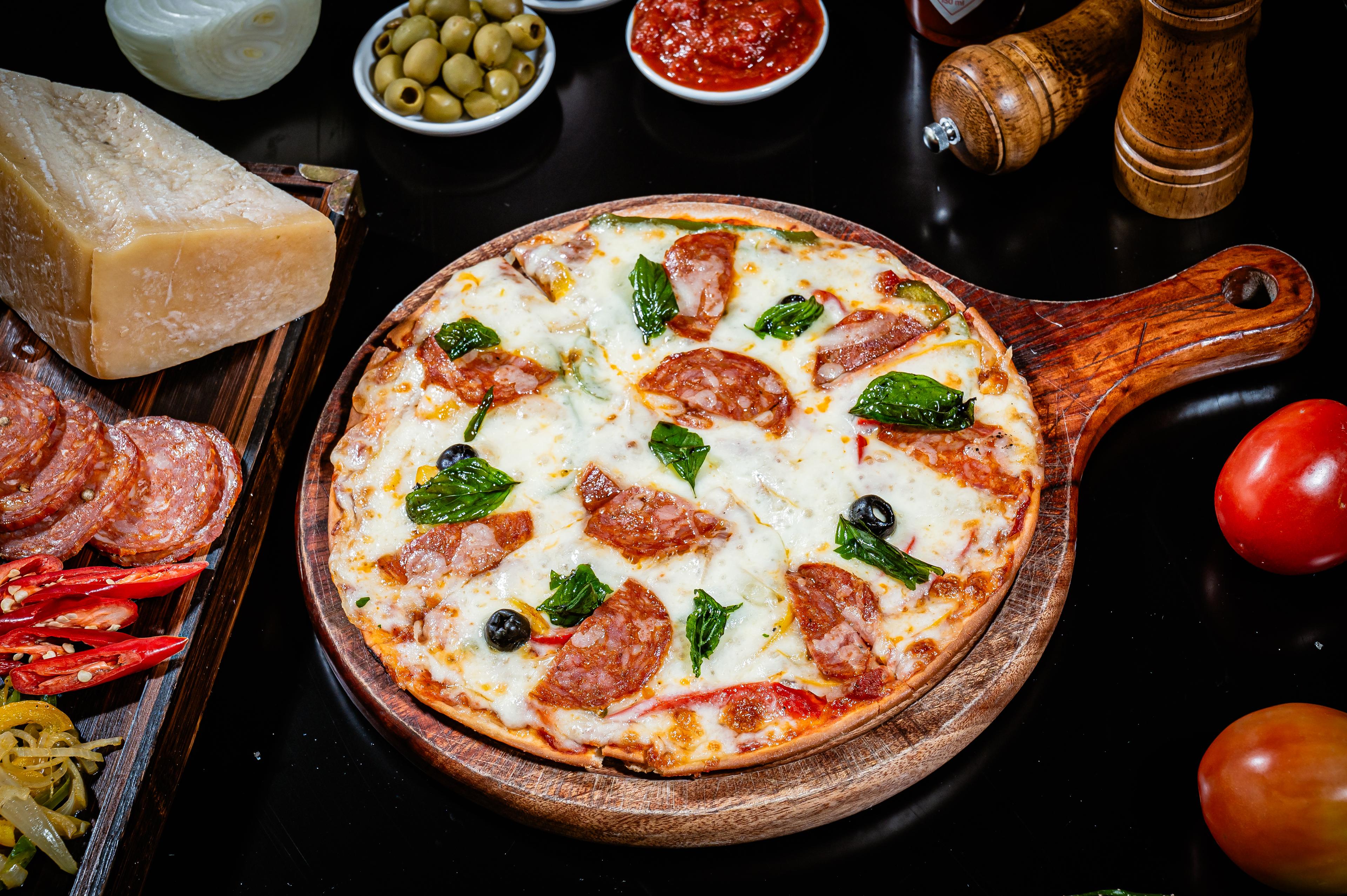 ភីហ្សាសាច់ក្រក ផេបភើរ៉ូនី Pepperoni pizza 意大利辣香肠披萨