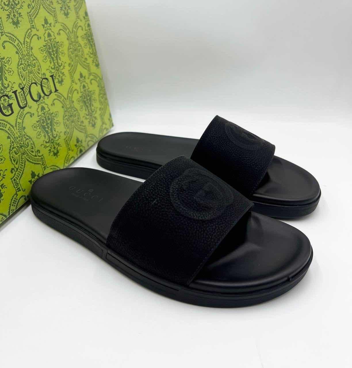 ស្បែកជើង ស៊ក បន្ទះ Gucci ស្ងួត