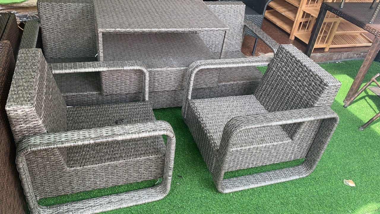 ឈុតសាឡុង