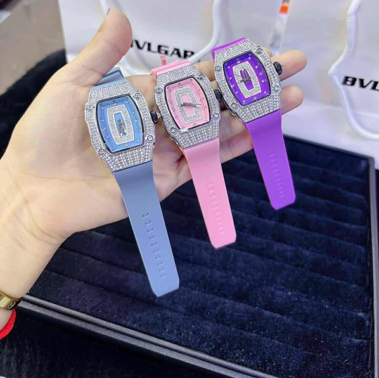 នាឡិកាម៉ូតស្រីណៃ