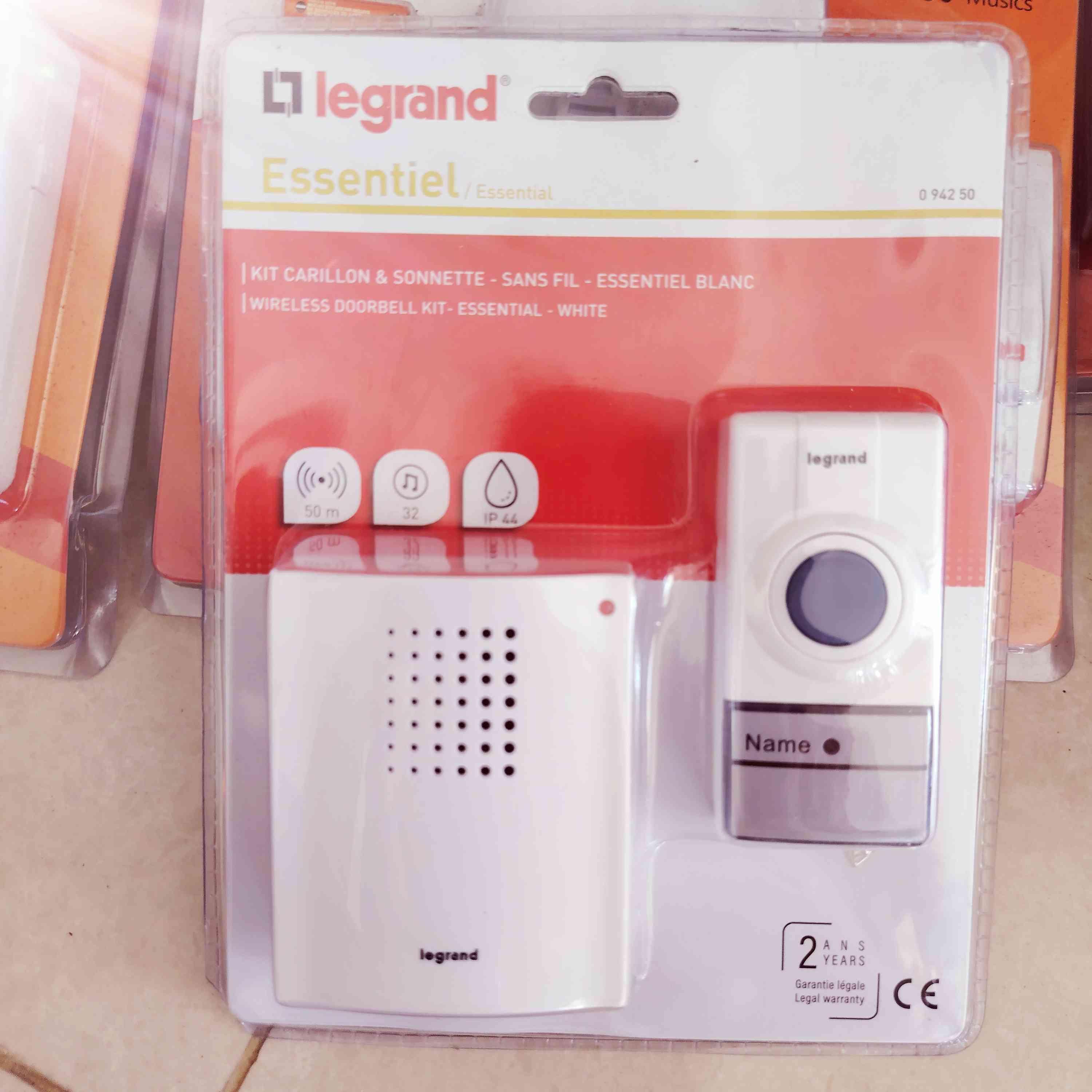 កុងតាក់កណ្តឹង (ប្រើថ្មAA) Brand Legrand