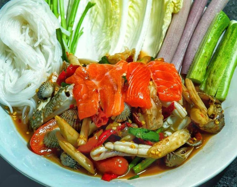 បុកក្រអៅឈូកគ្រប់មុខ