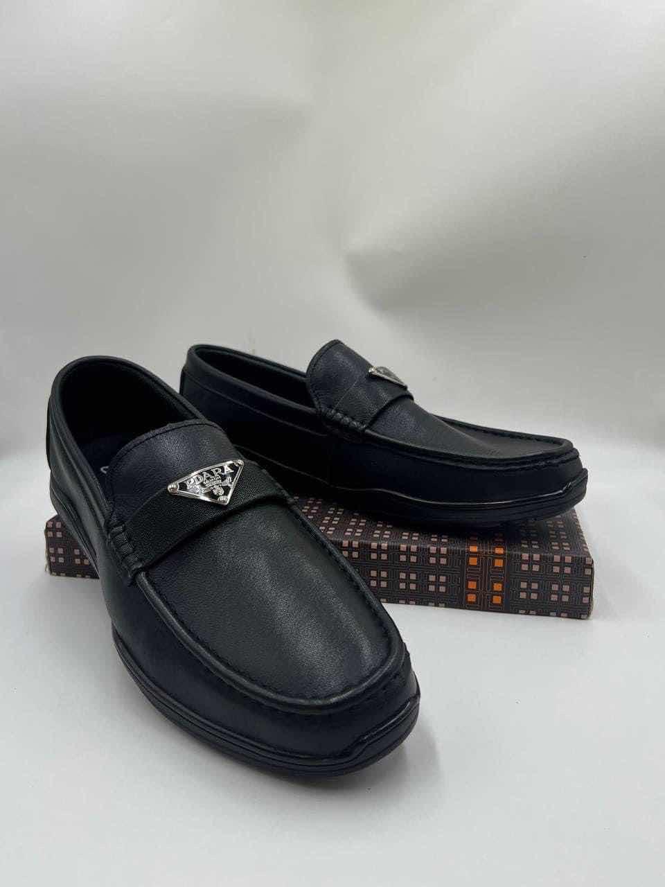 ប៊ូកូនកាត់ prada