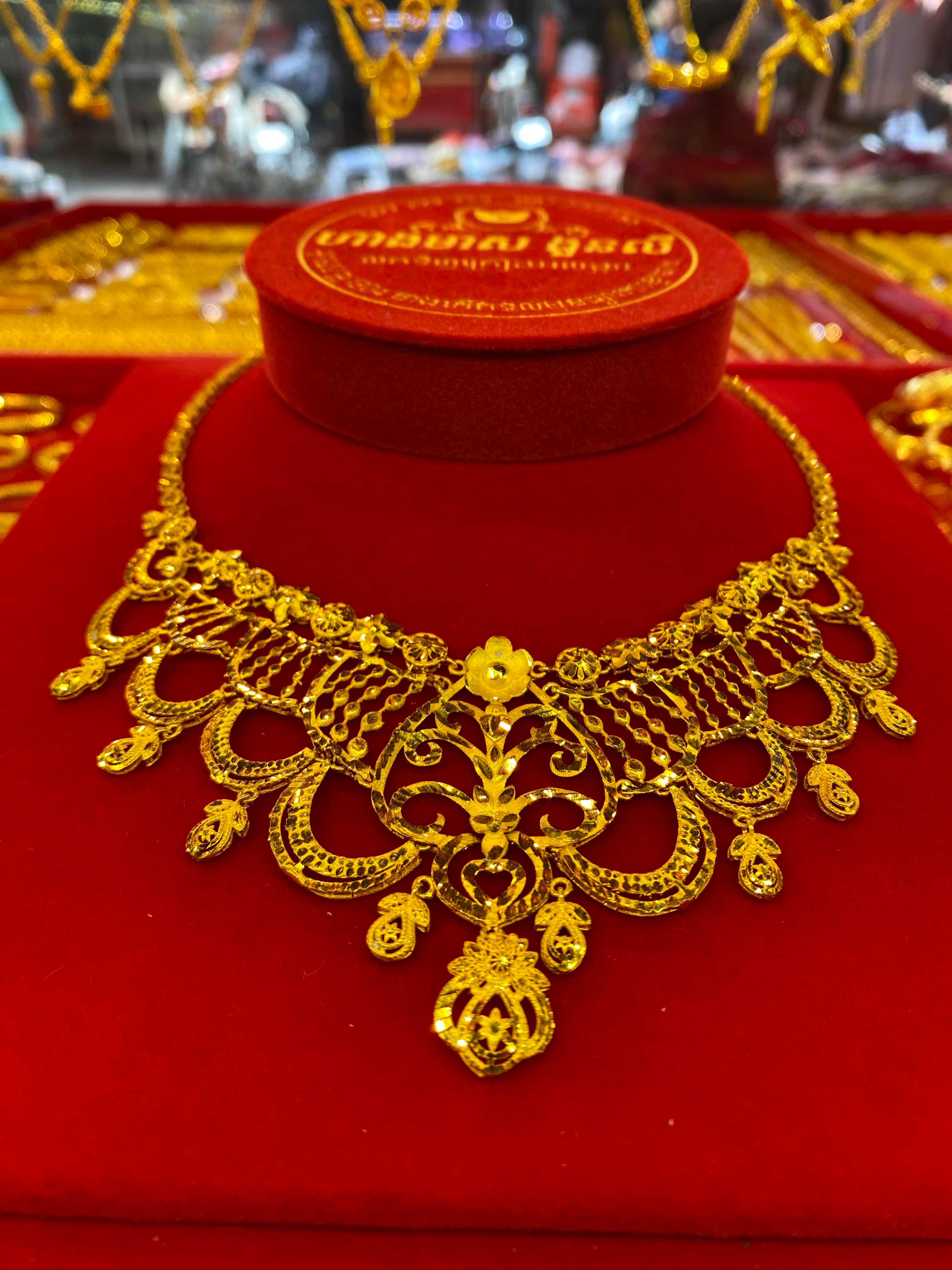 ខ្សែកស្វារ៉េ 10ជី មាសគីឡូ