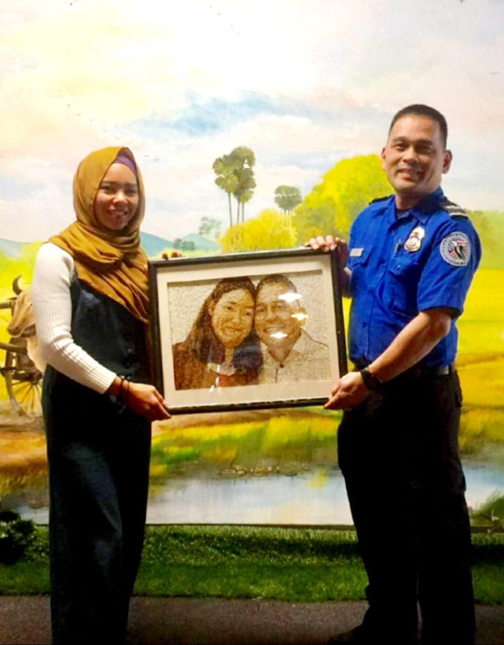 រូបថតគ្រួសារ (Family Portrait)