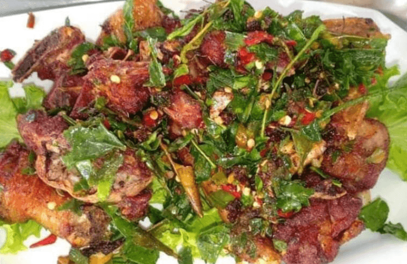 មាន់ក្រឡុកអំបិលម្ទេស