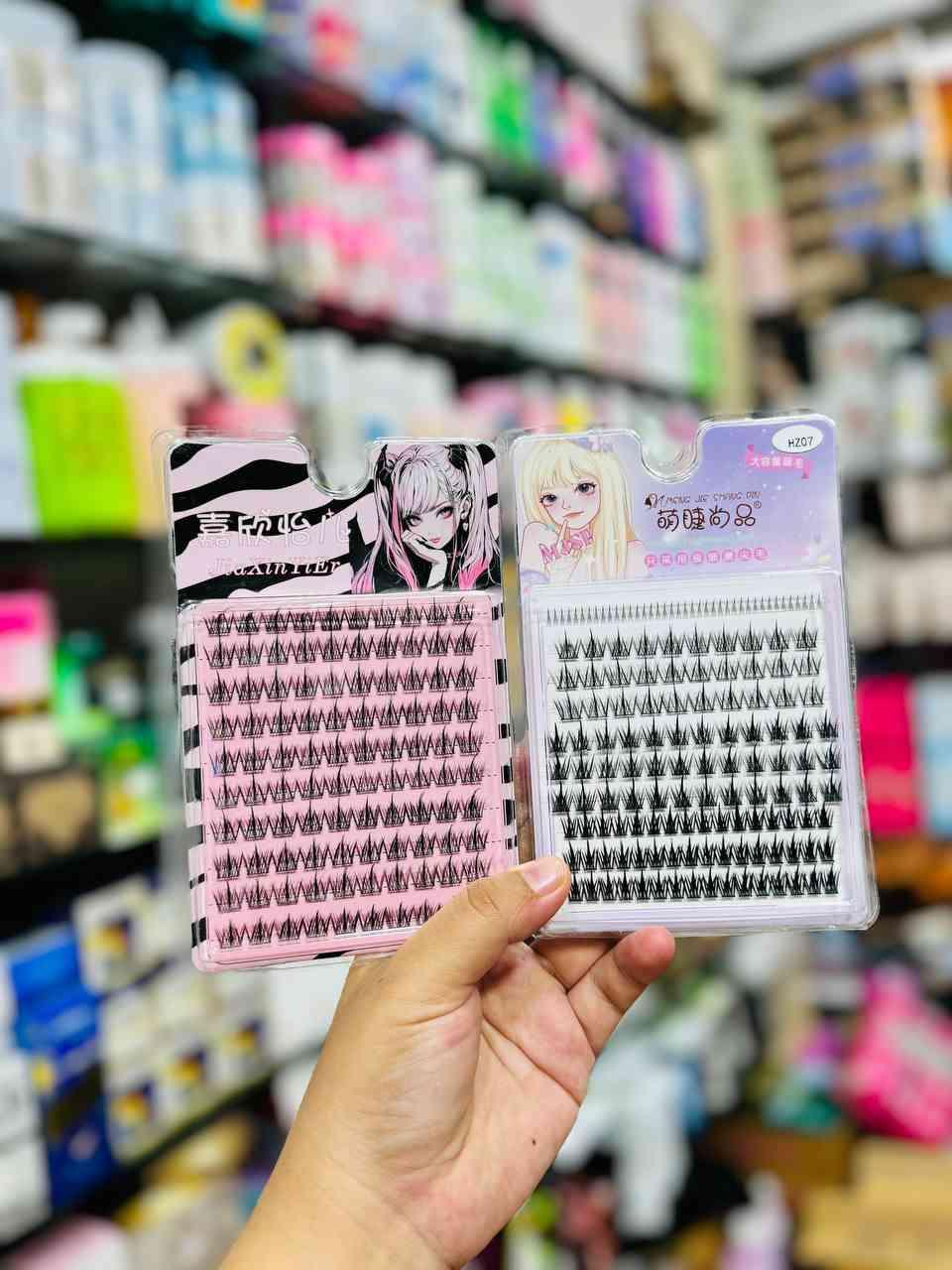 រោមភ្នែក ត ស្ដើងចម្រុះម៉ូត