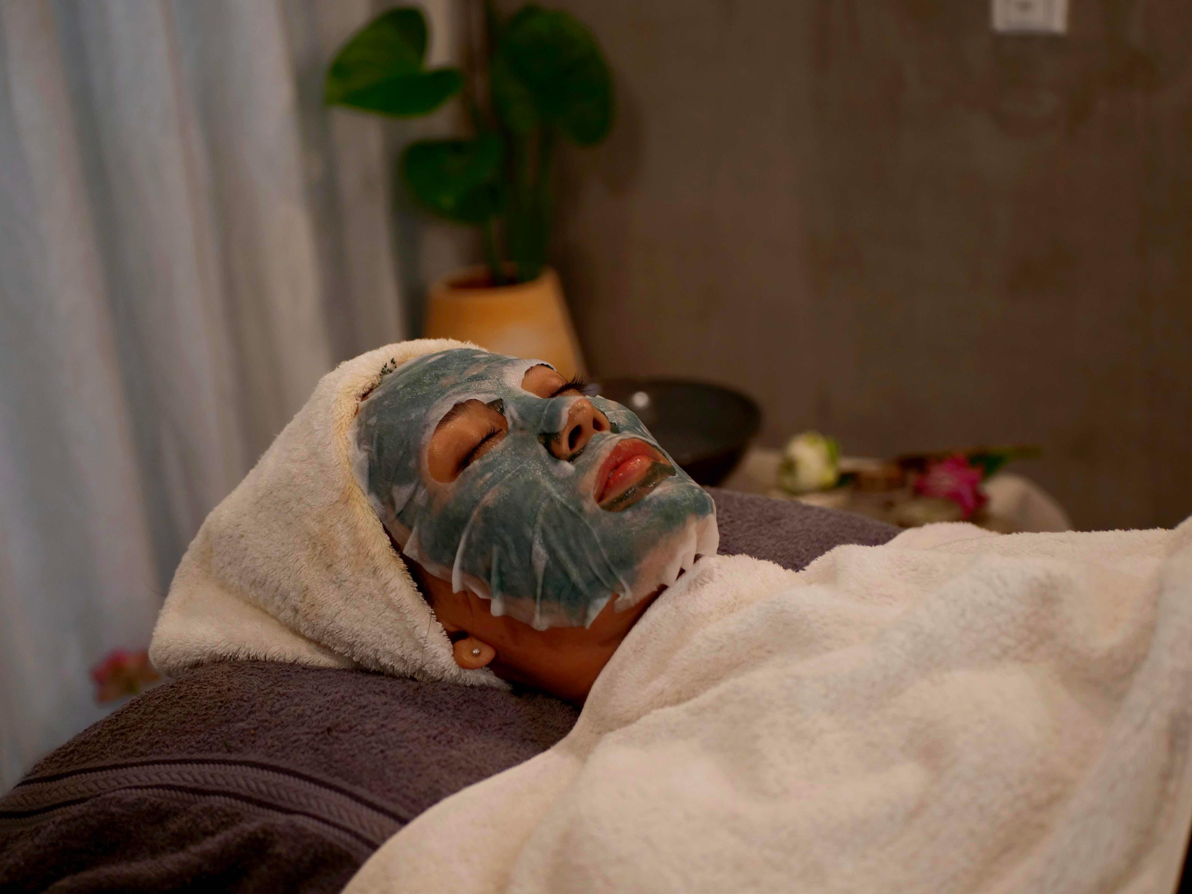 ម៉ាសស្ពីរ៉ូលីណា ៦០នាទី | Spirulina Mask