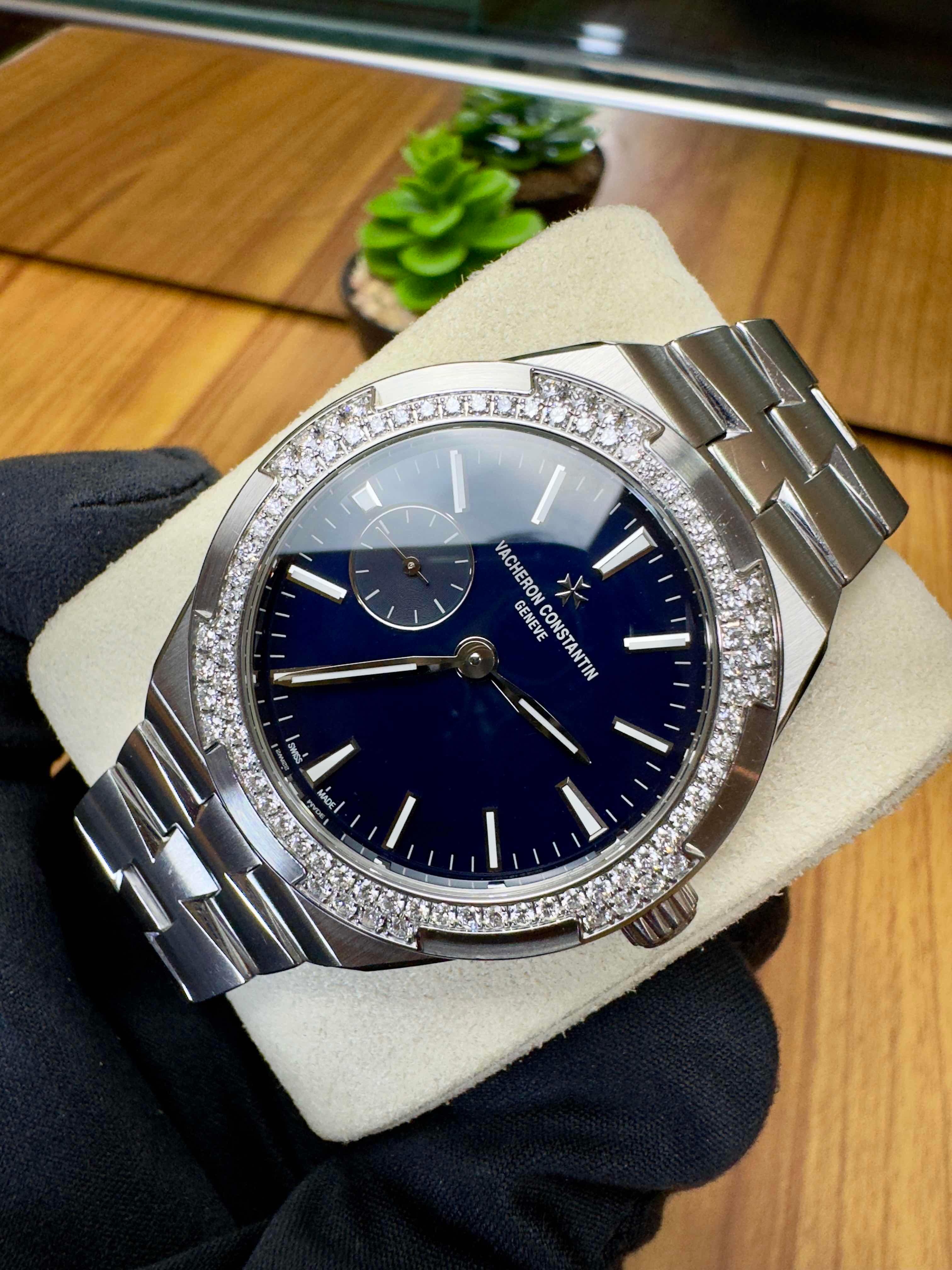 VACHERON CONSTANTIN Overseas Blue Dial Diamonds