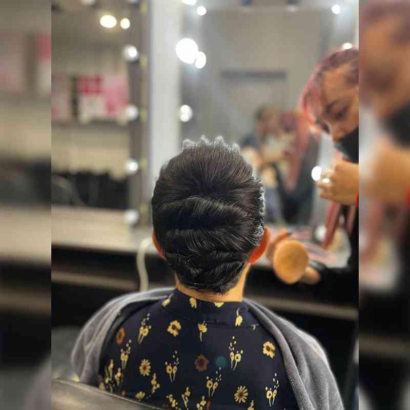 ធ្វើសក់ (រៀបភ្លឺ)