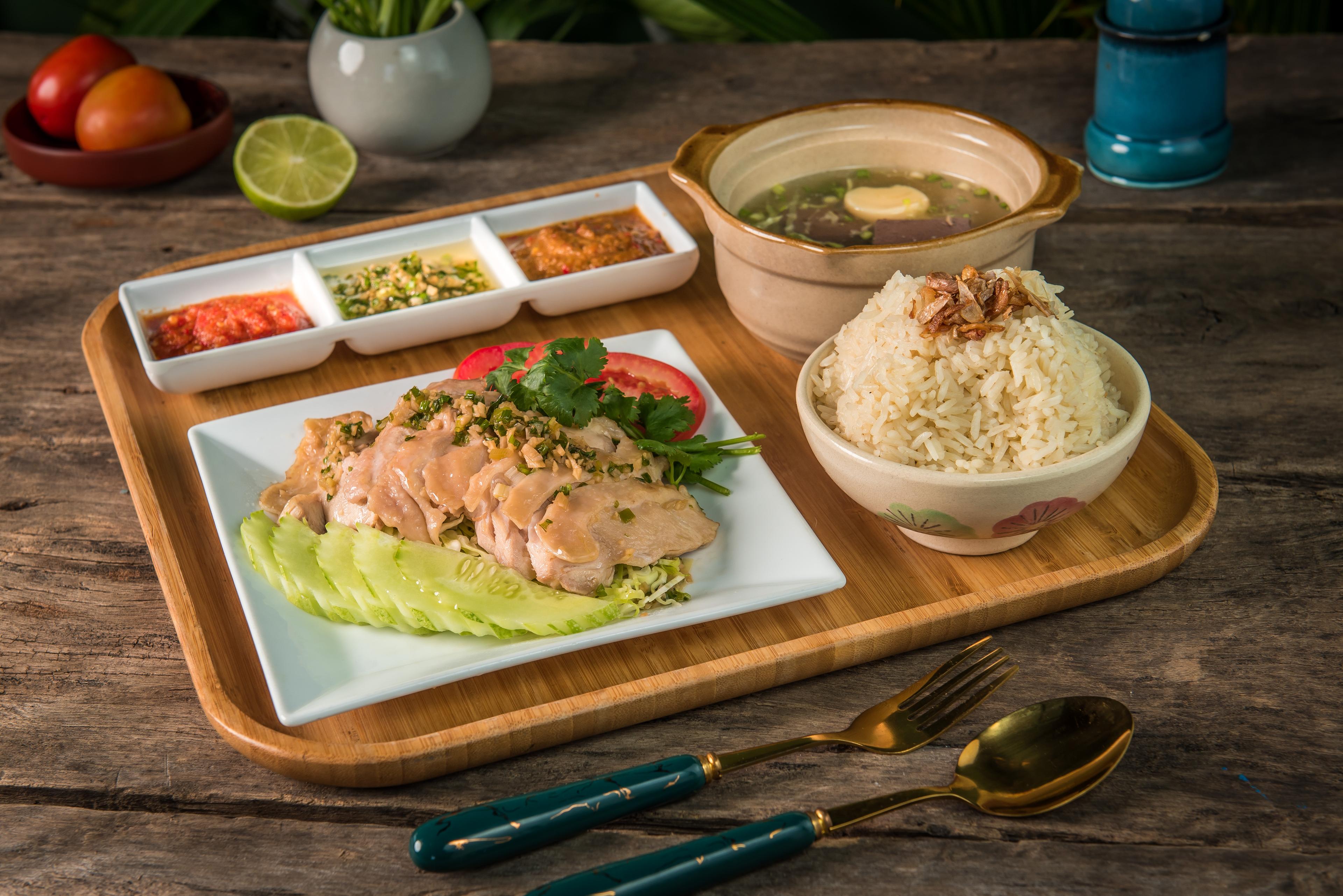 Hainanese Chicken Rice 