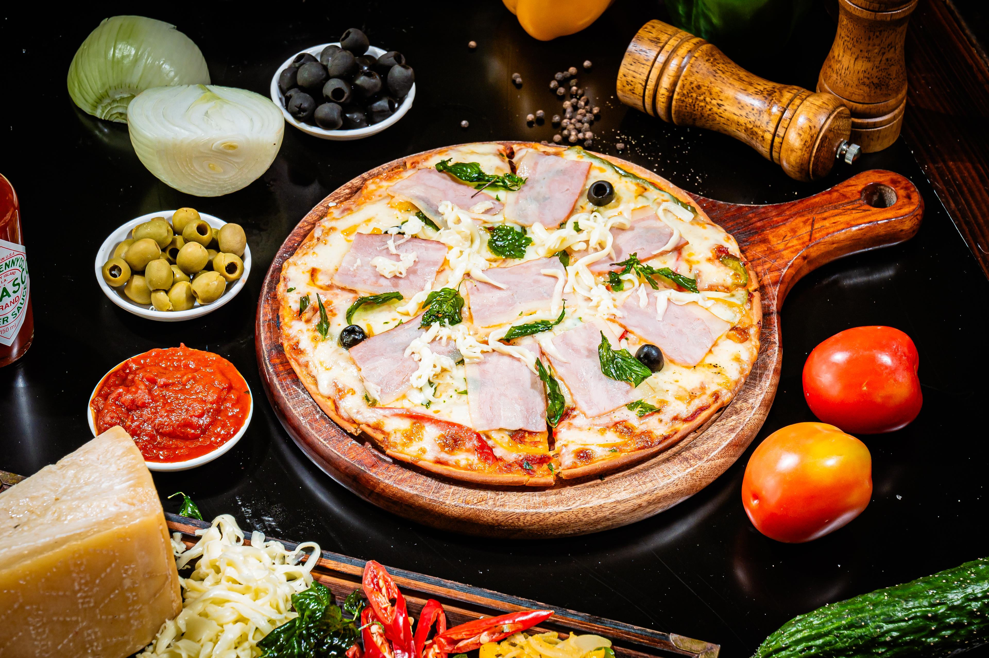 ភីហ្សាសាច់ ហេម Ham pizza 火腿披萨