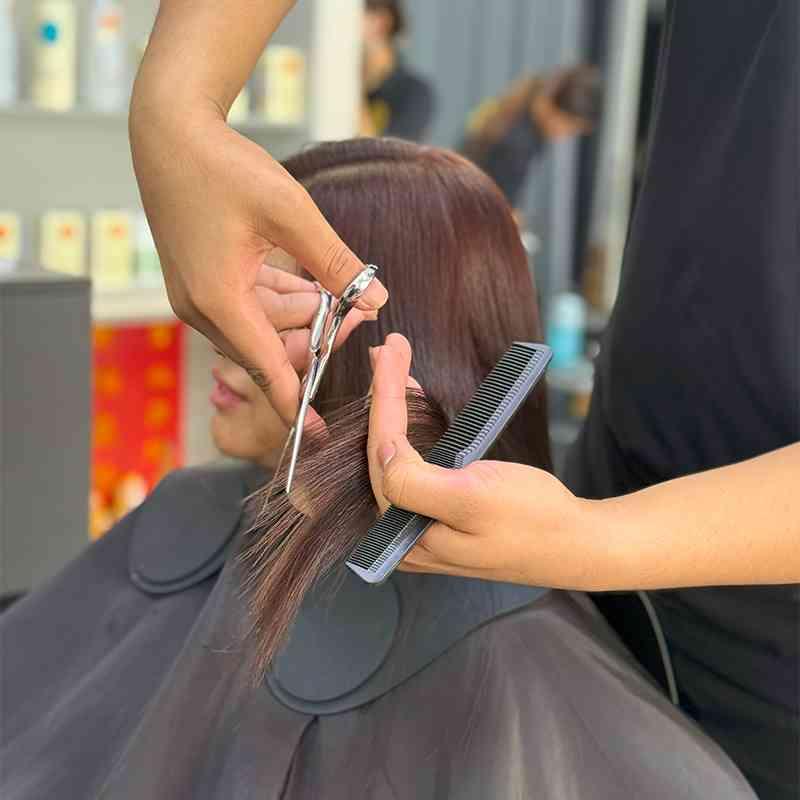 កាត់សក់មនុស្សធំ