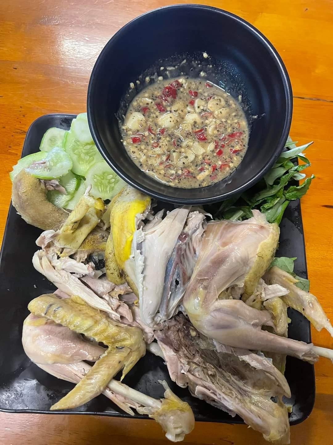 មាន់ស្ងោរអំបិលម្រេច