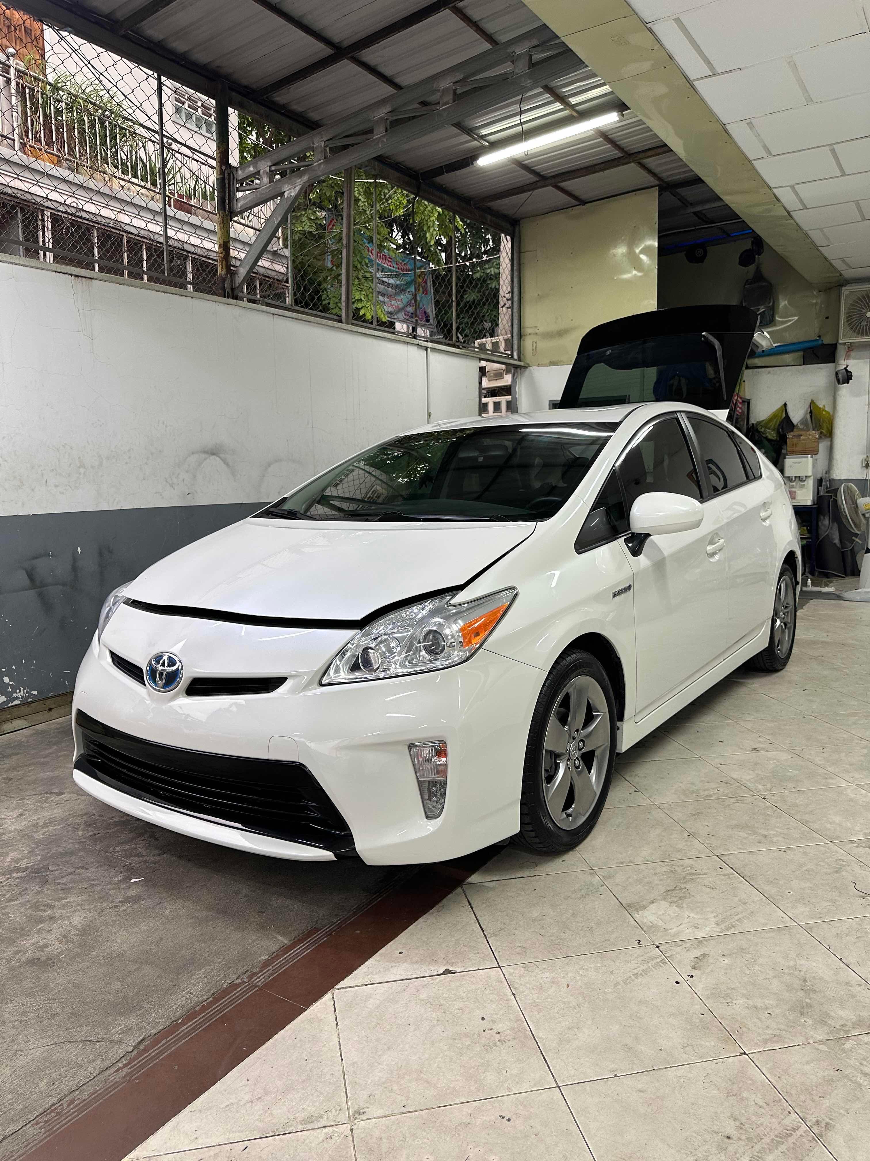 2013 Persona Series | Toyota Prius
