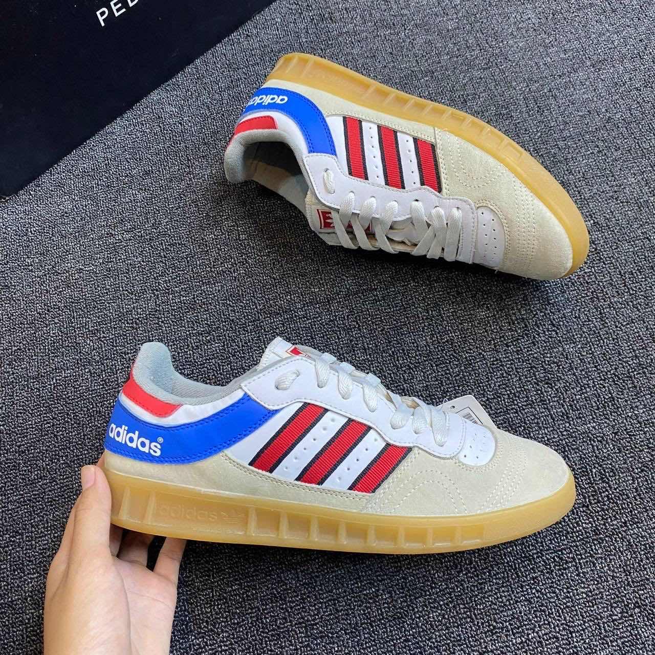 Adidas-Handball