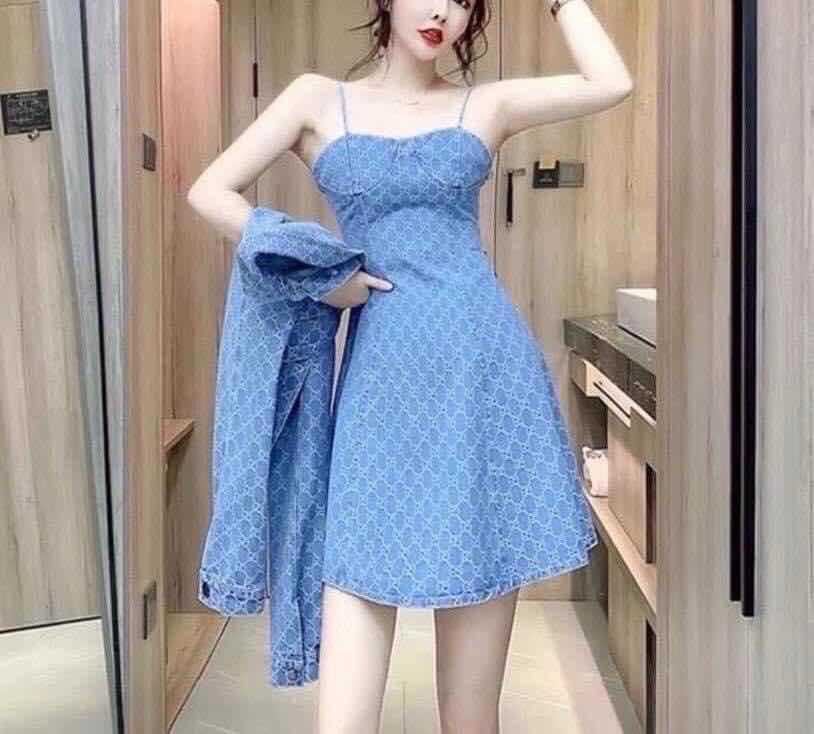 ឈុតរ៉ូបអាវធំក្រៅកាប៊ូយ