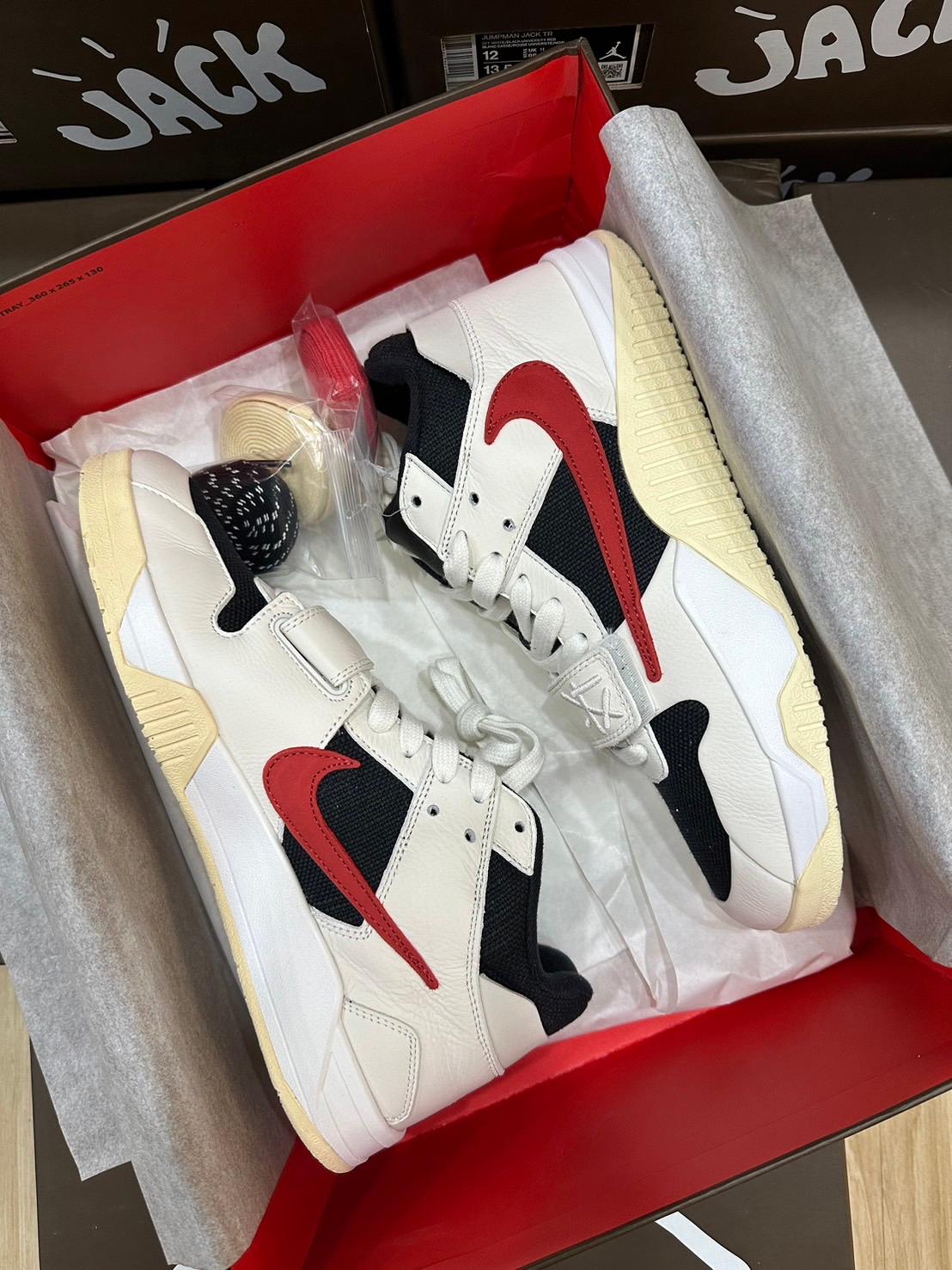 Nike Jack