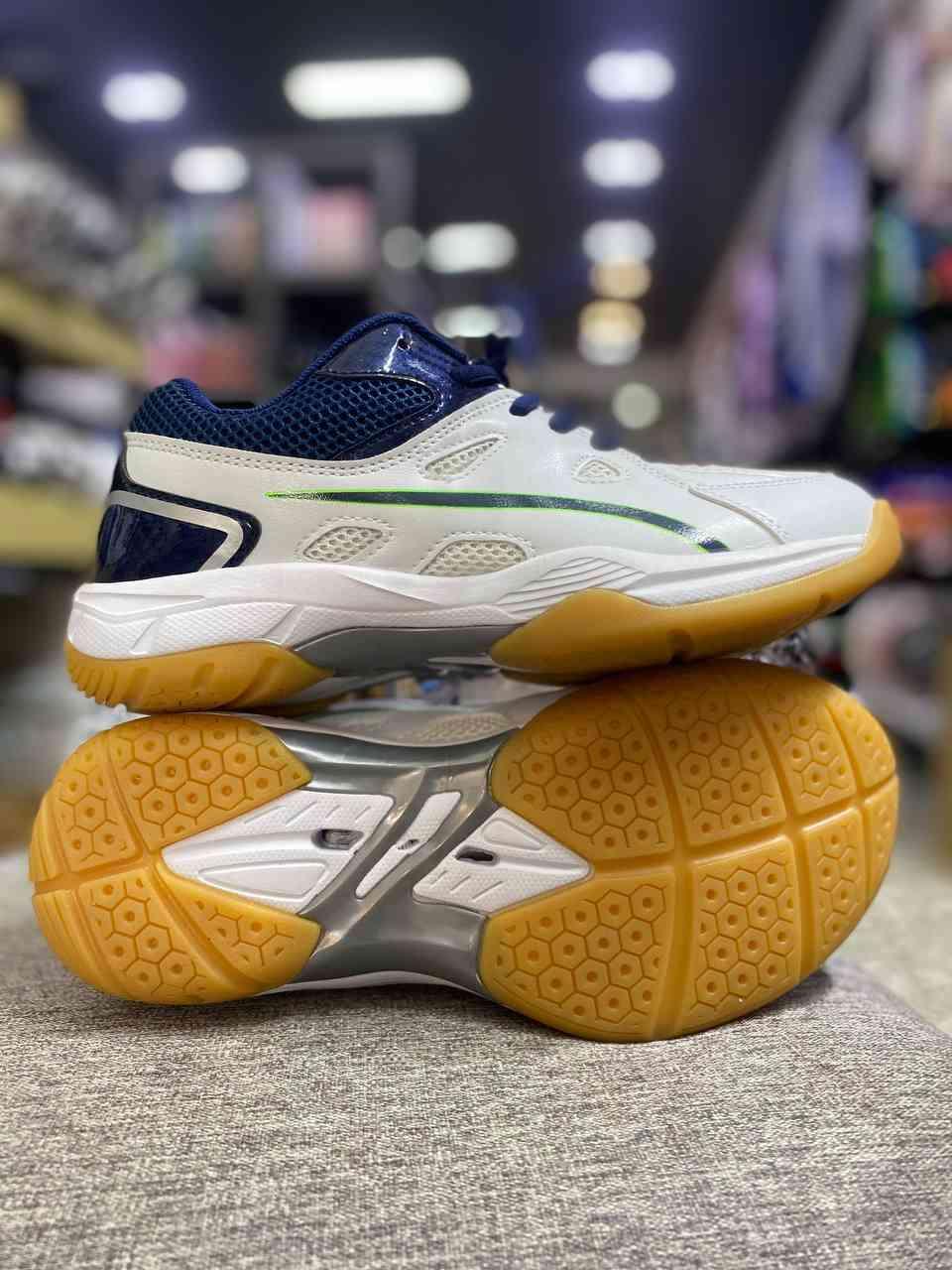 ស្បែកជើង Sport equiment