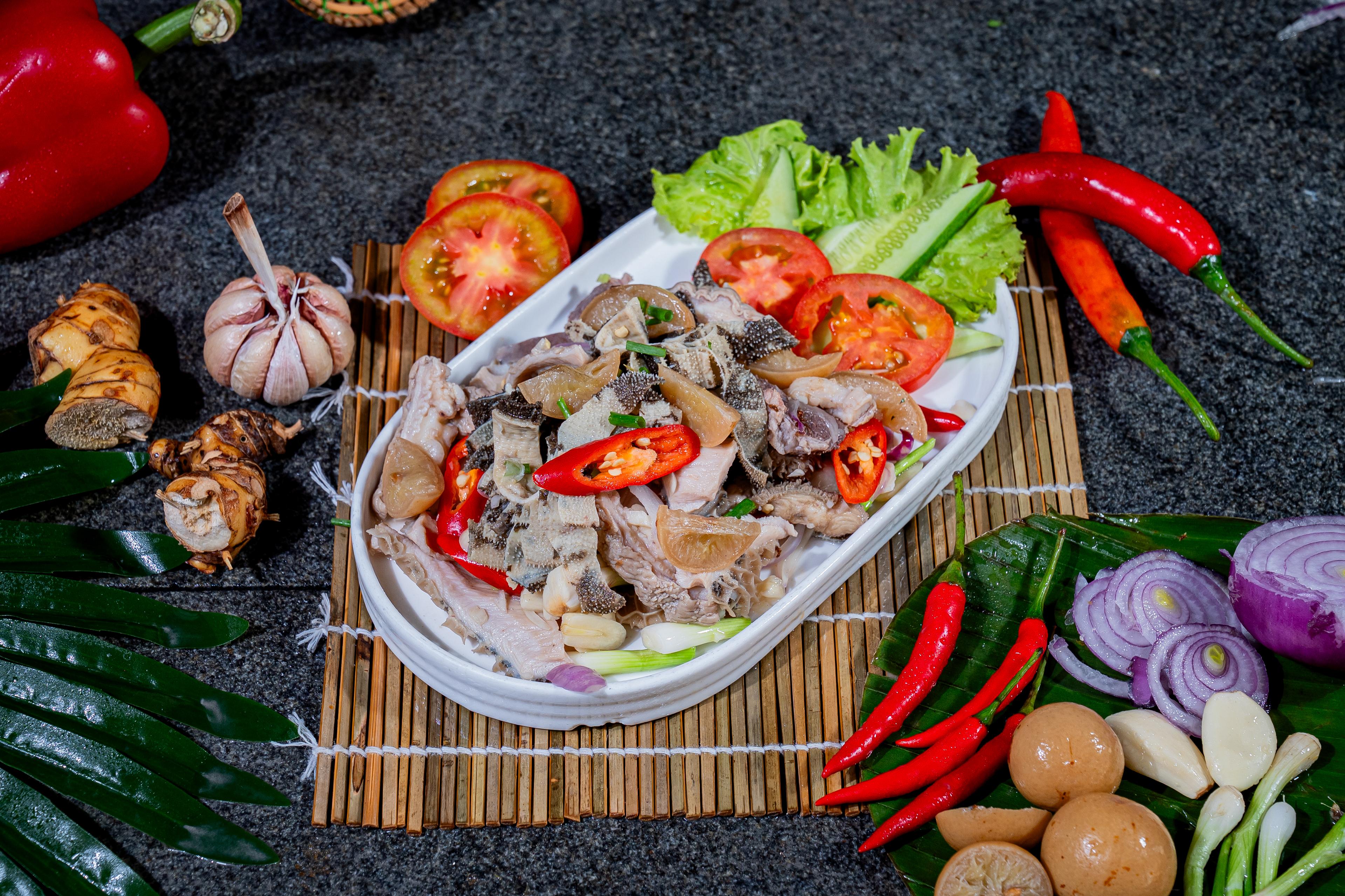 ពោះគោឆាង៉ំាង៉ូវ Stir fried beef stomach with lime pickled  炒咸柠檬牛肉