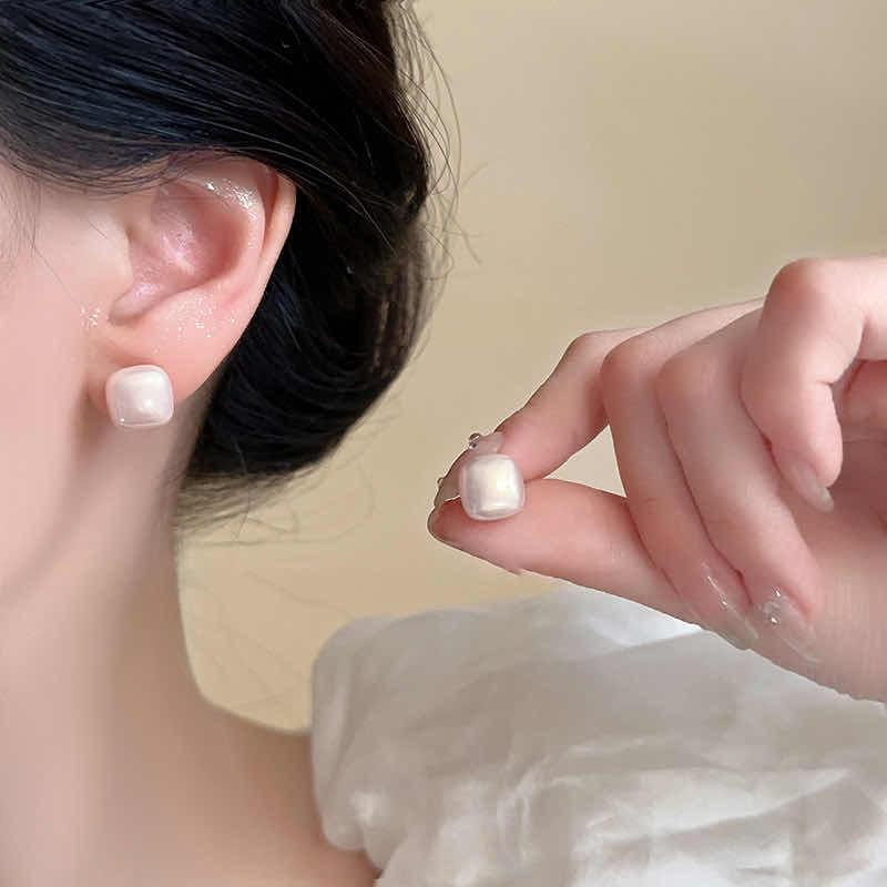 Earring 02