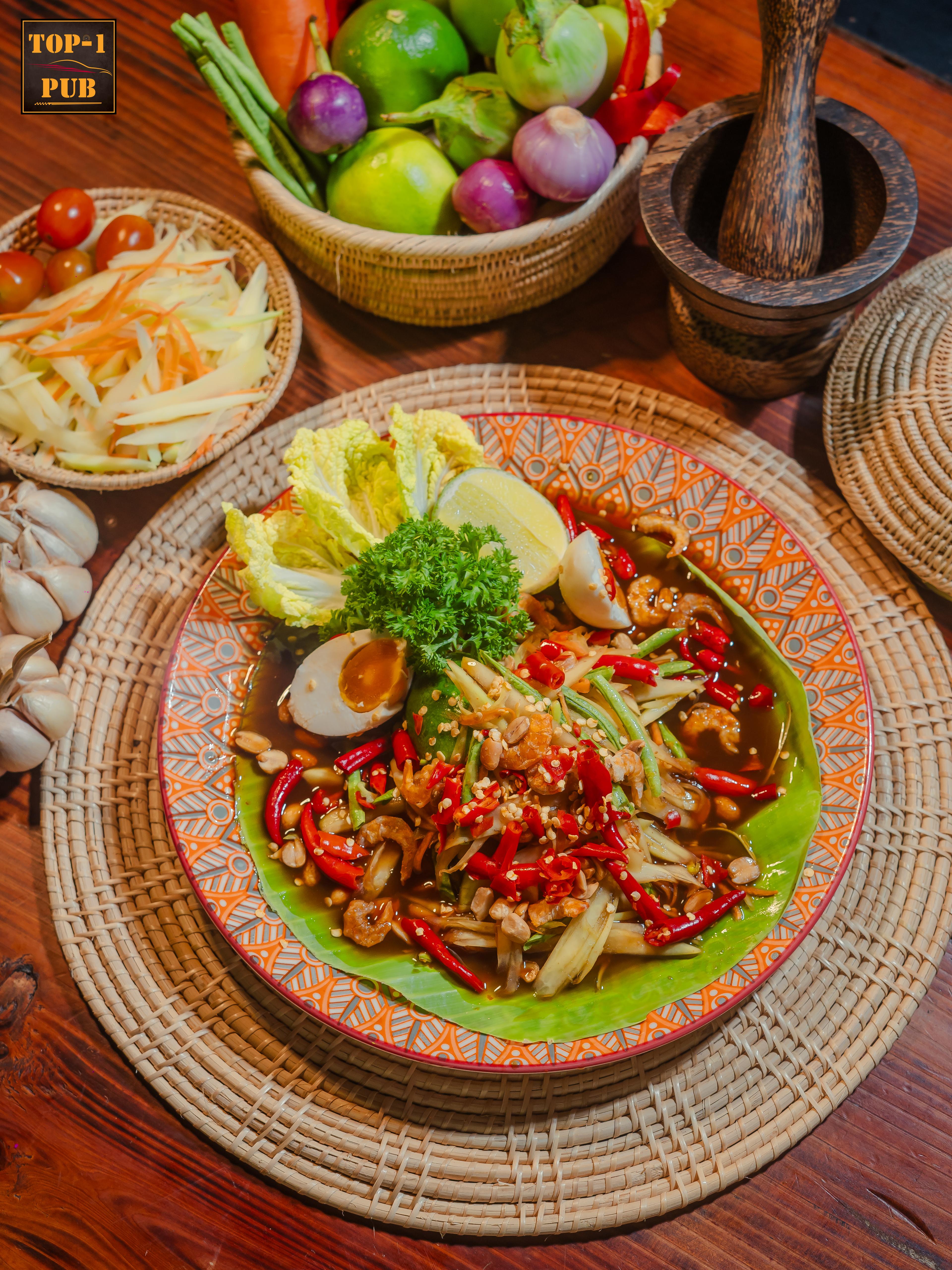 បុកល្ហុងពងទាប្រៃ Papaya salad with salty eggs 木瓜沙拉配咸鸡蛋