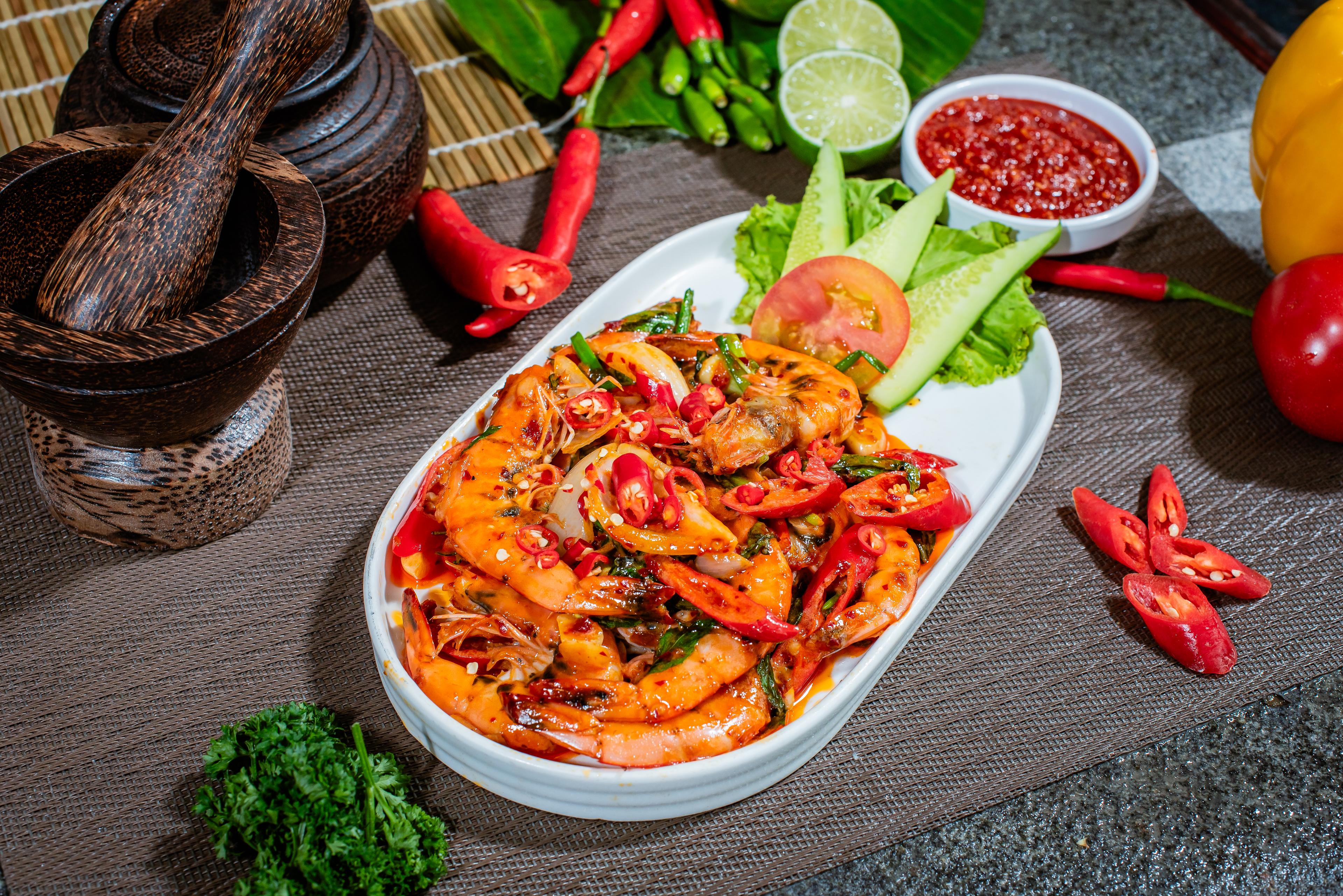 បង្គាឆាហិល Stir fried spicy shrimp 炒香辣虾