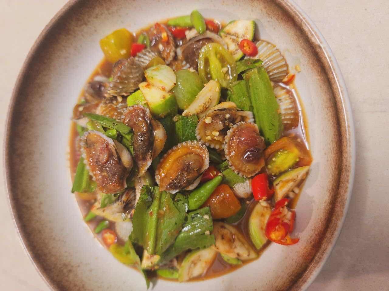 បុកងាវ
