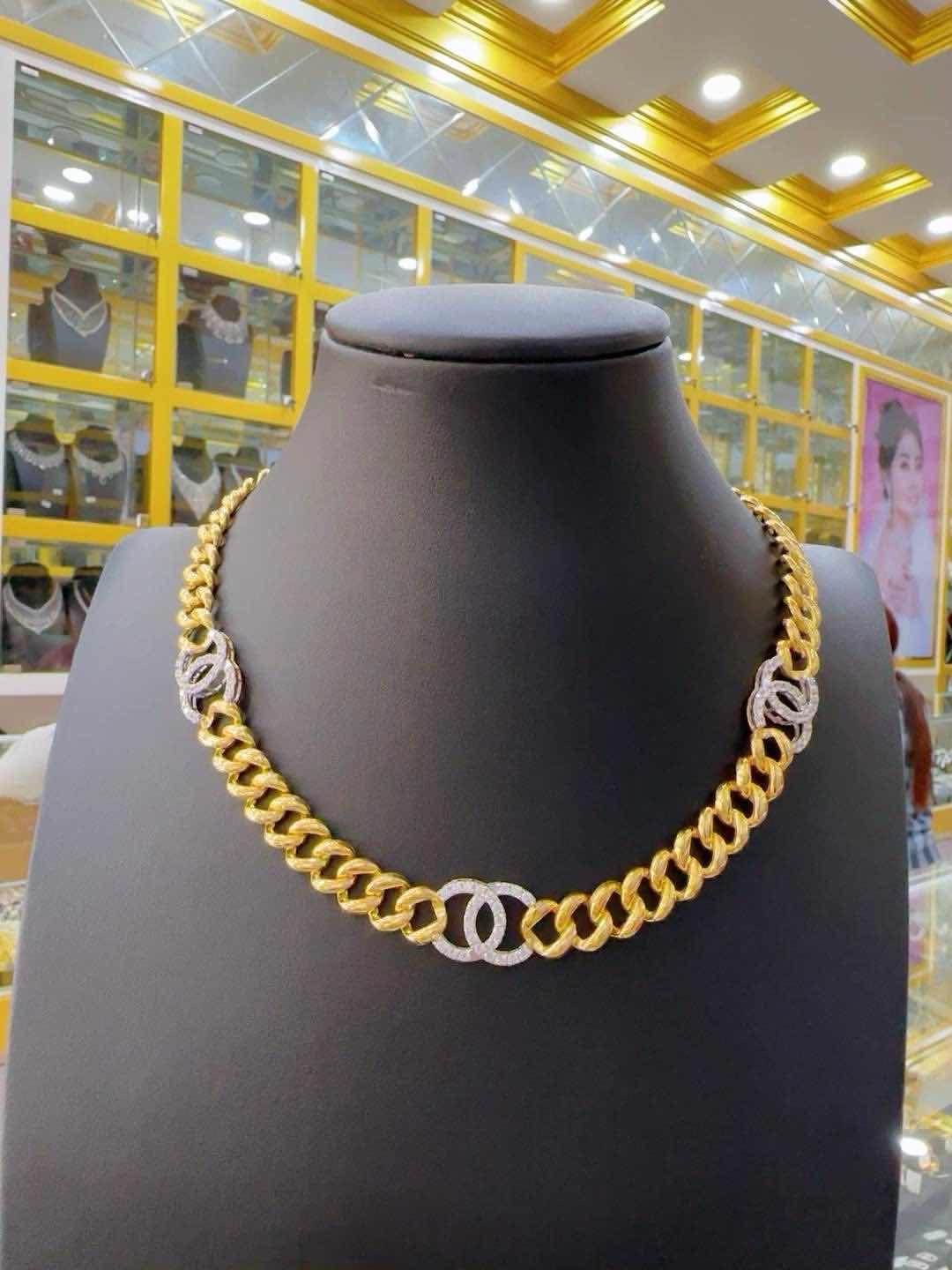 ស្វារេ
