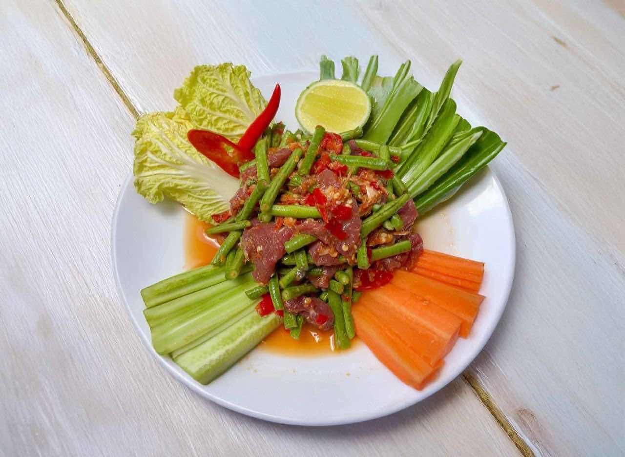 Yardlong Bean Salad with Beef