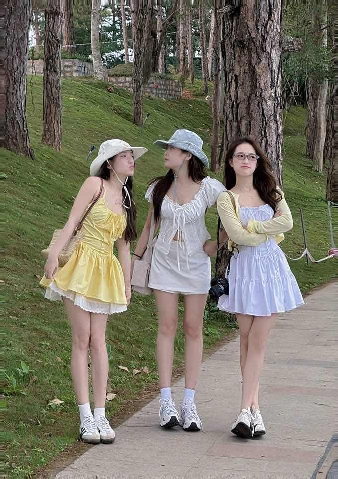 ឈុតសំពខោត់សខ្លី